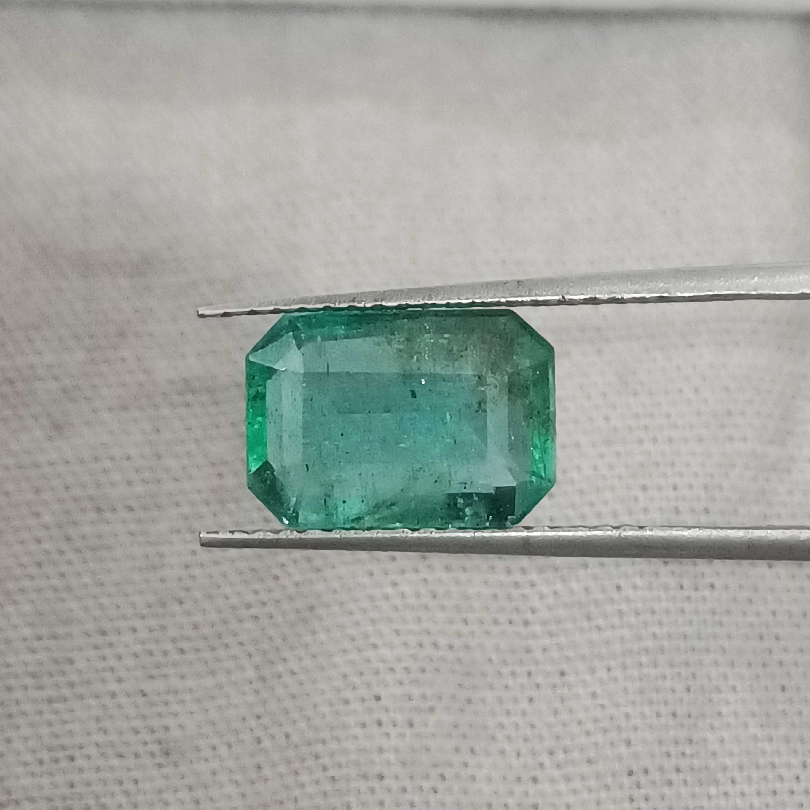 2.39cts GSI certified medium metal green octagon cut emerald stone 