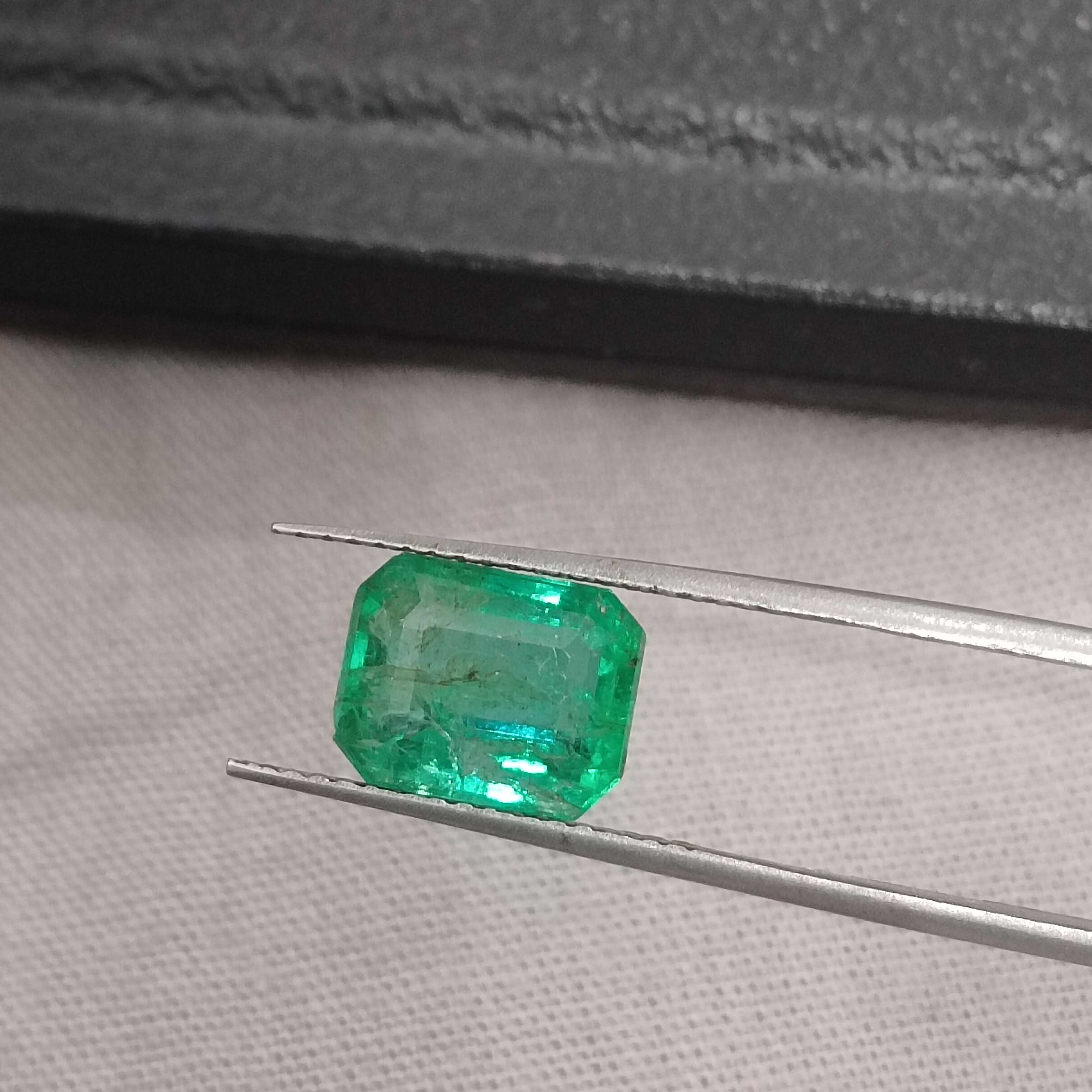 2.32cts GSI certified vivid green octagon cut Panjshir emerald gemstone 