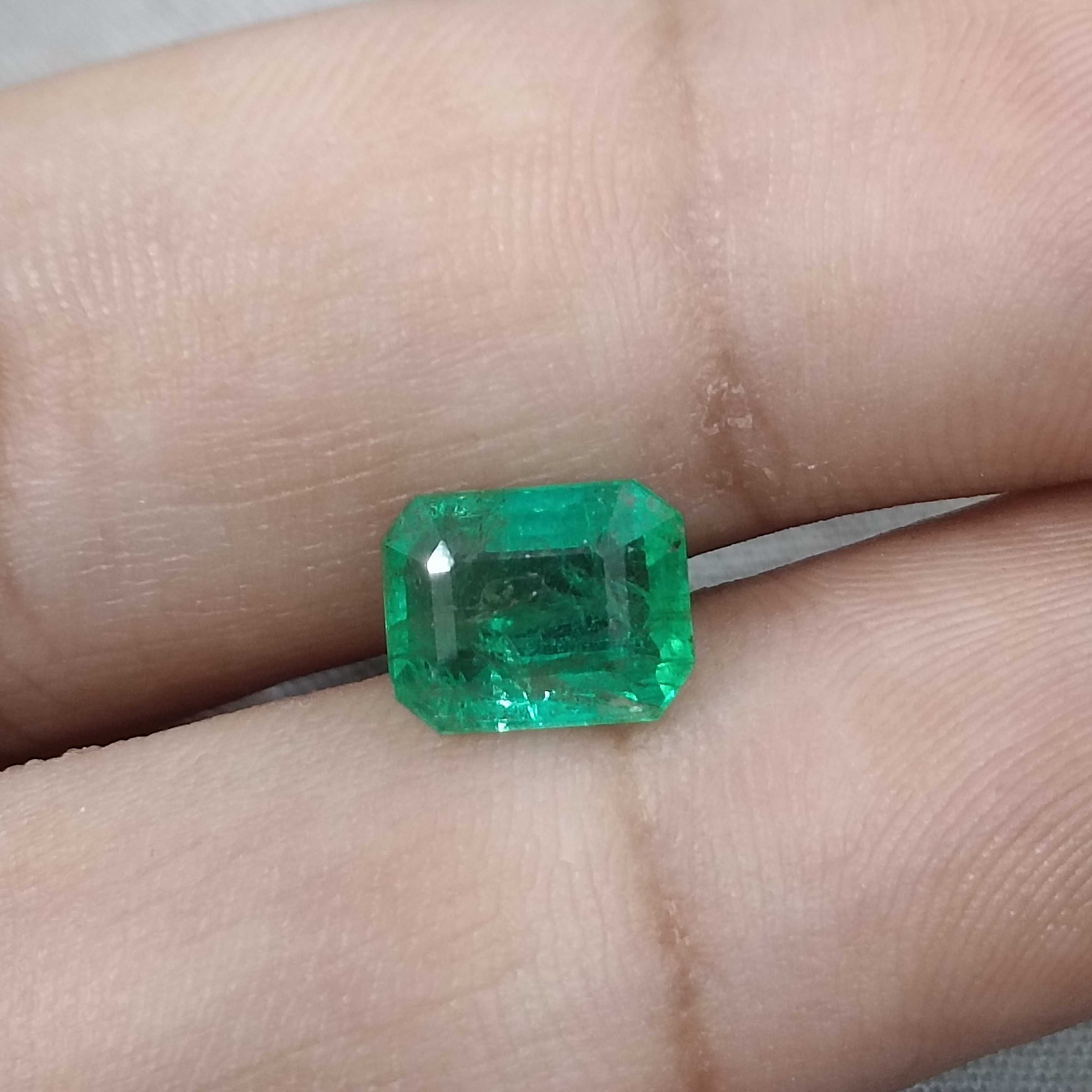 2.32cts GSI certified vivid green octagon cut Panjshir emerald gemstone 