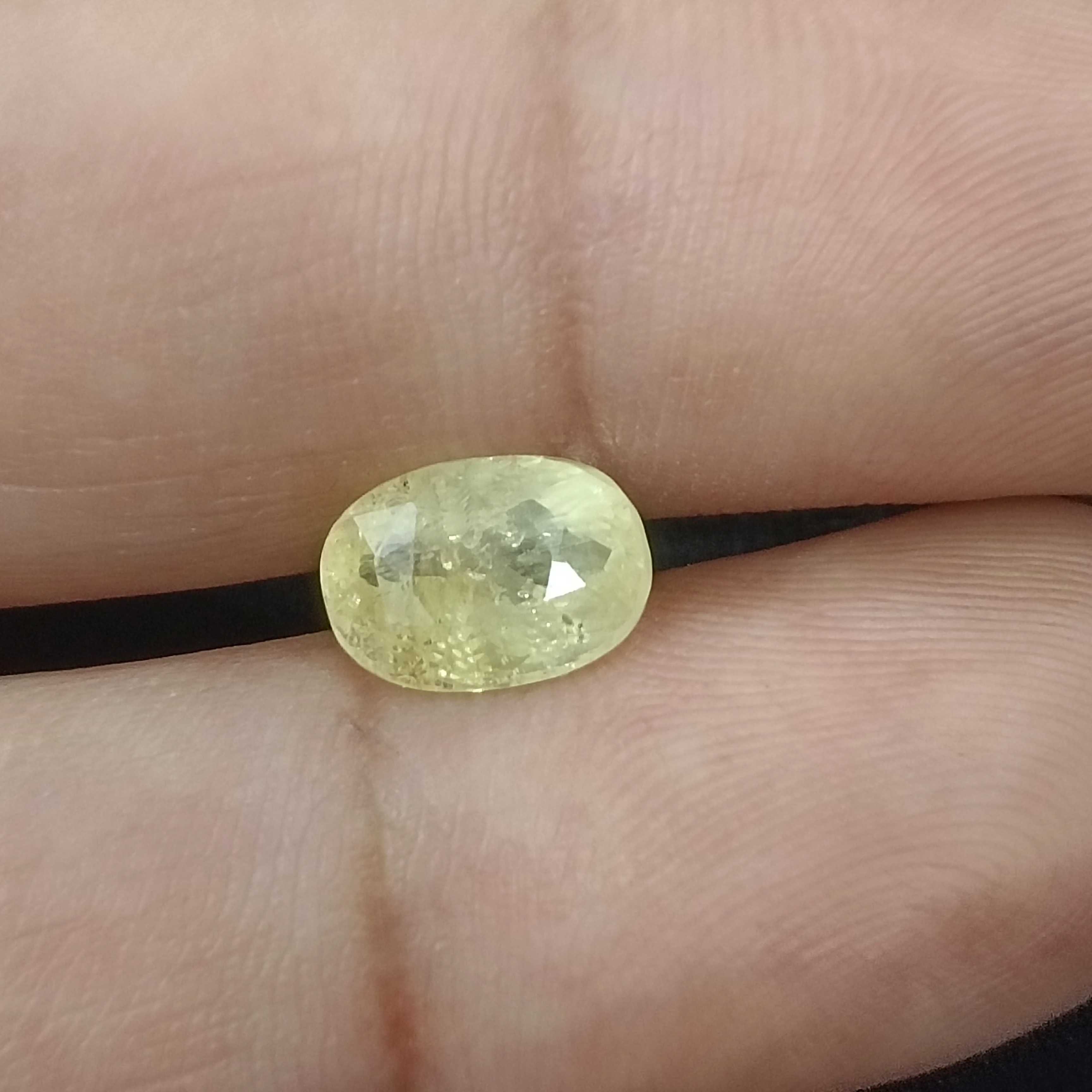 2.88cts GSI certified oval cut unheated Ceylon bright yellow sapphire 