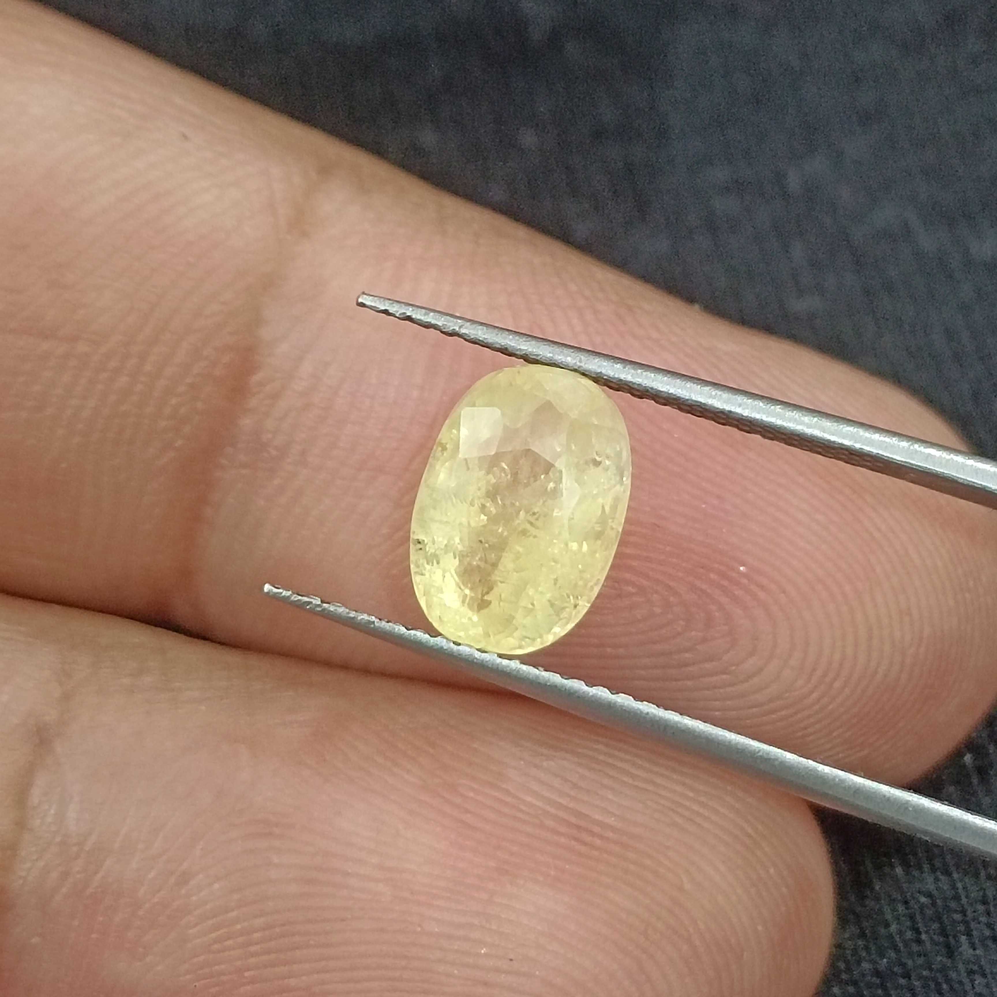 2.88cts GSI certified oval cut unheated Ceylon bright yellow sapphire 