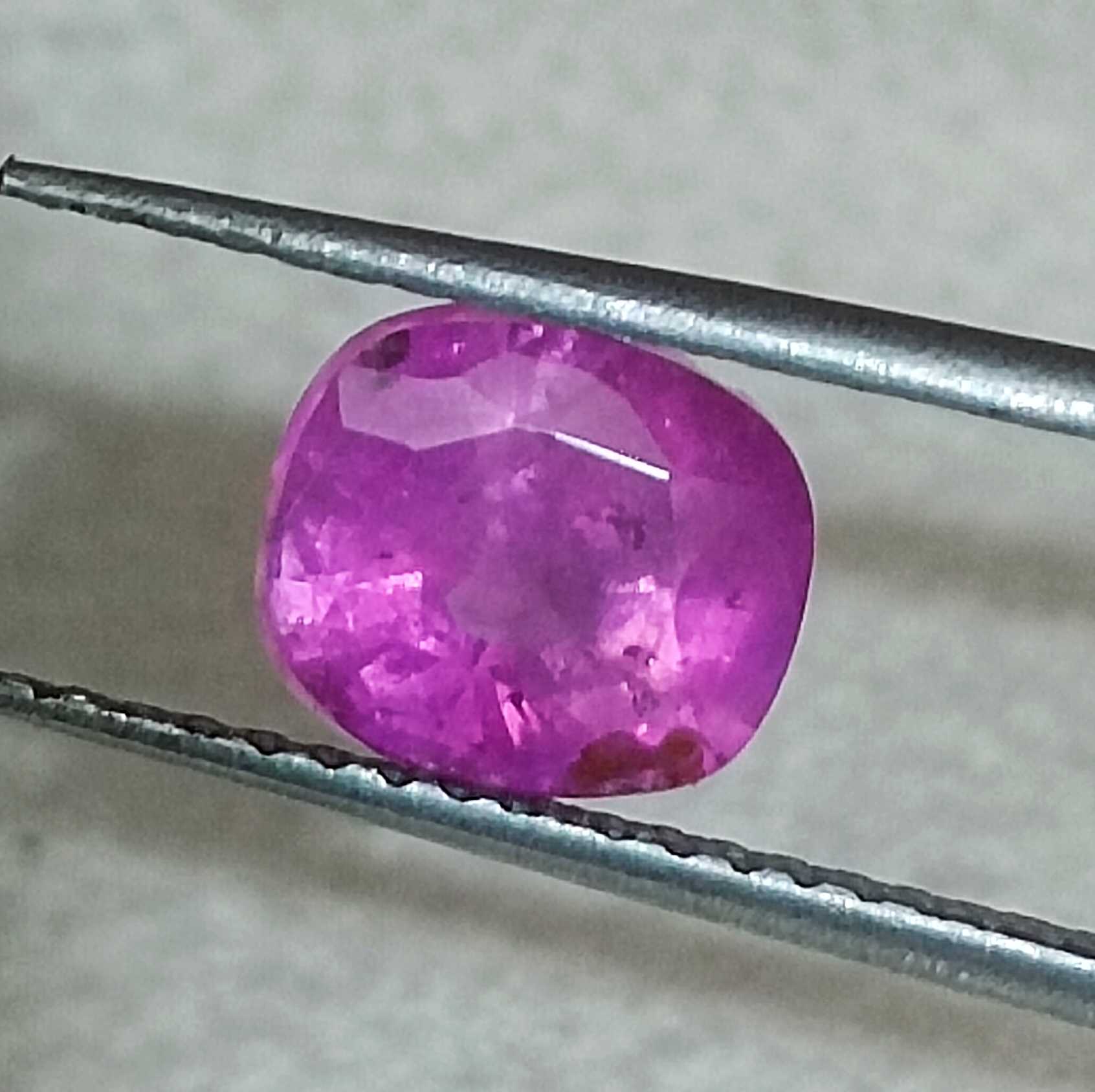 1.81cts GSI certified deep pink cushion mixed unheated Ceylon sapphire stone/