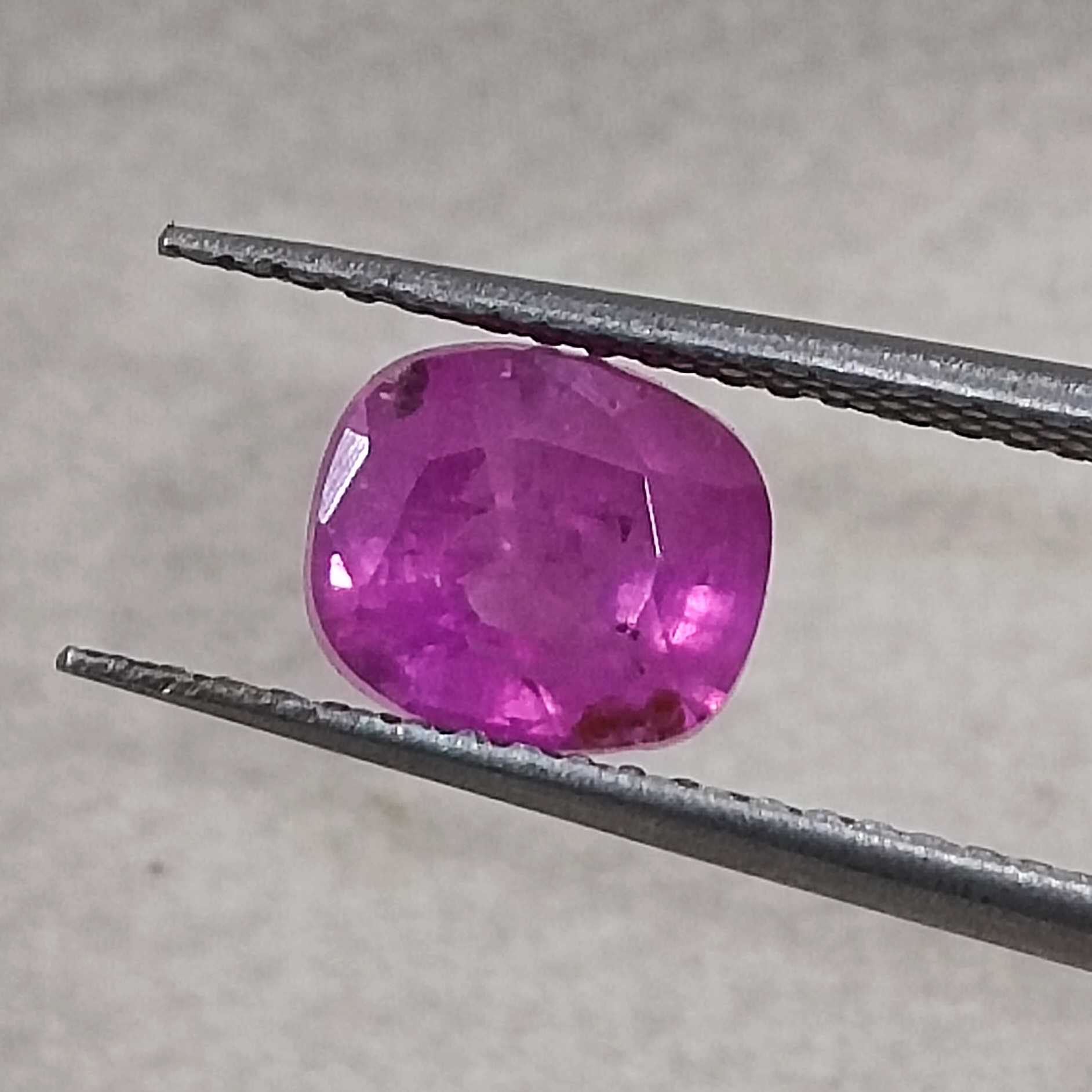 1.81cts GSI certified deep pink cushion mixed unheated Ceylon sapphire stone