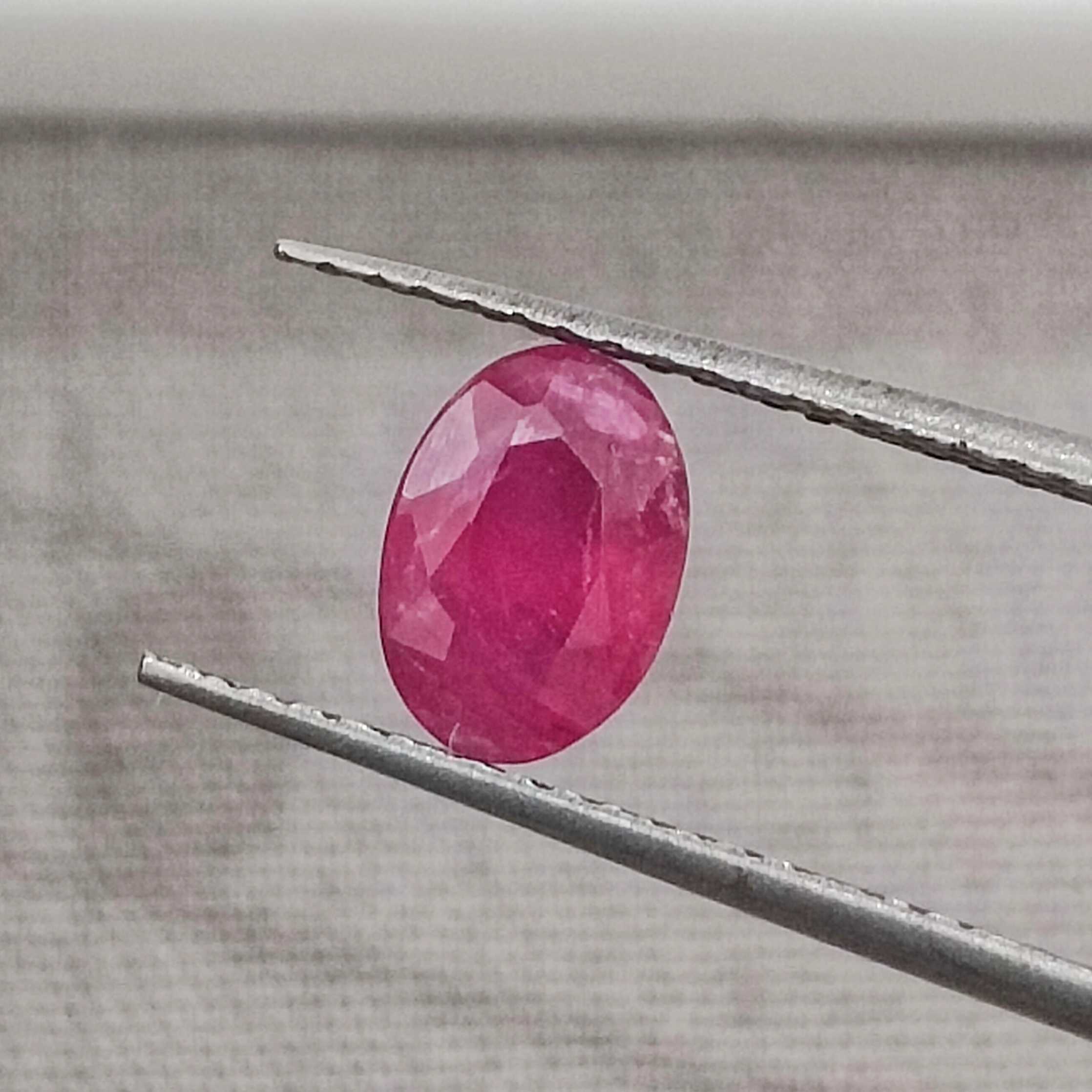 0.97cts GSI certified deep natural red oval cut untreated ruby gemstone 