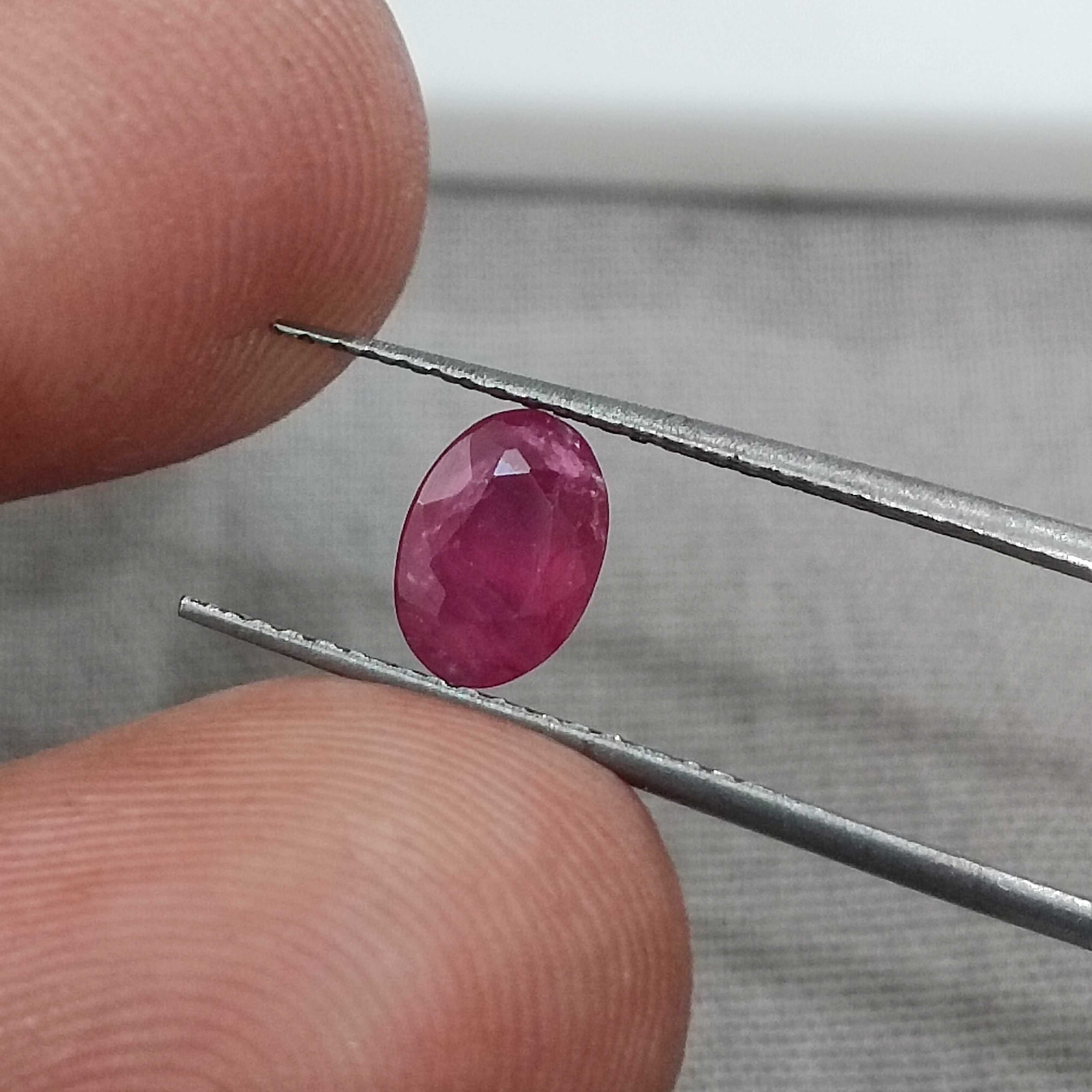 0.97cts GSI certified deep natural red oval cut untreated ruby gemstone 