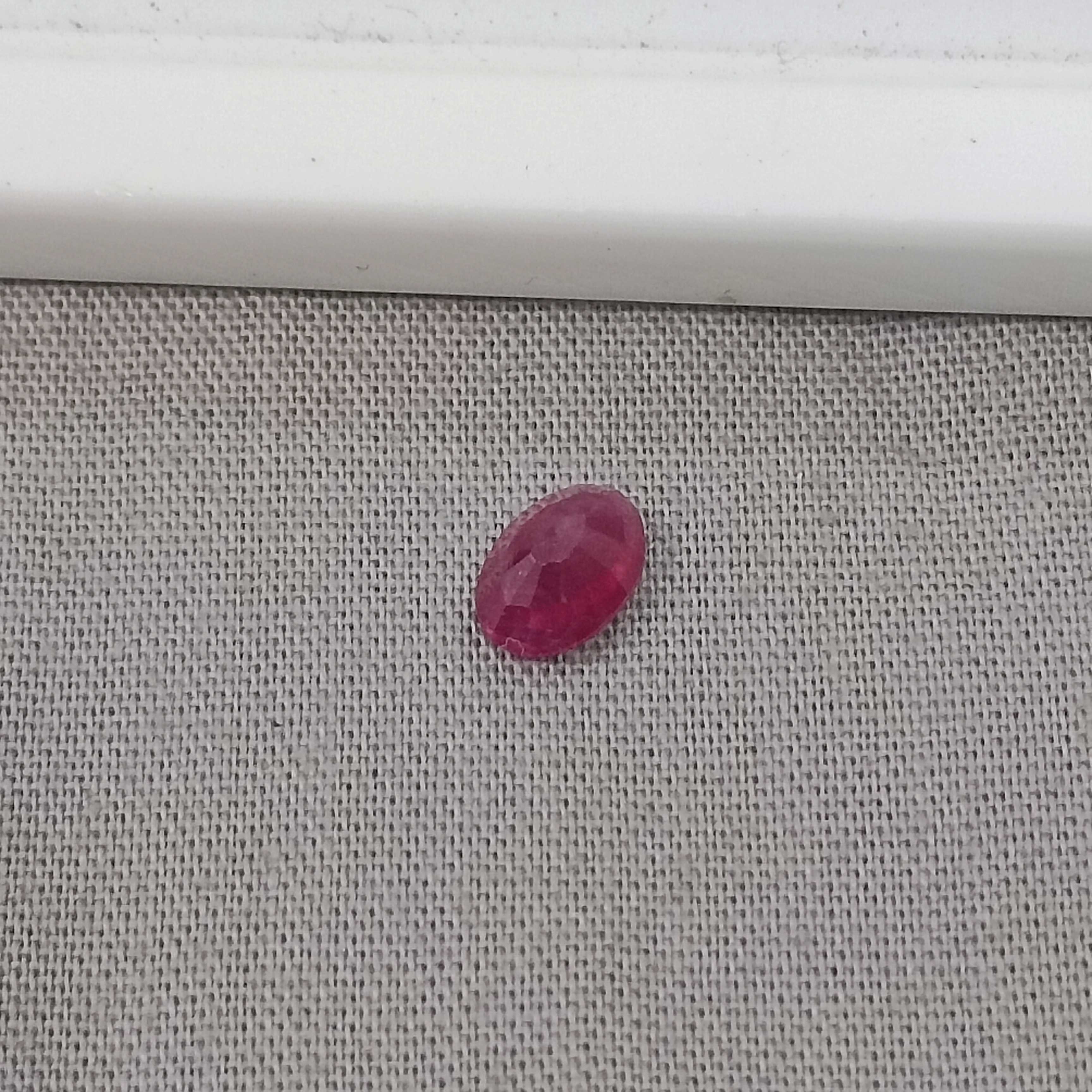 0.97cts GSI certified deep natural red oval cut untreated ruby gemstone 