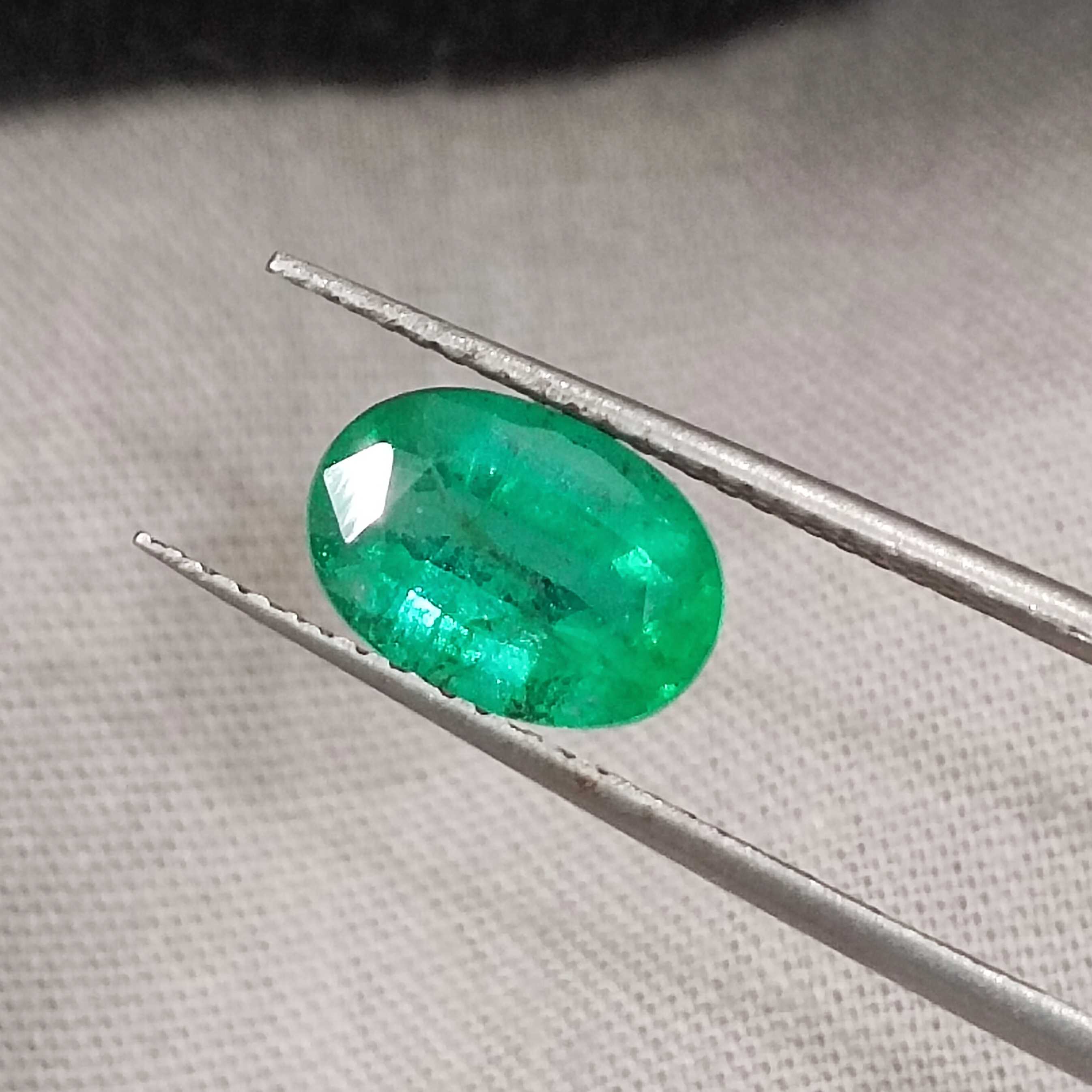 1.69cts GSI certified golden green oval cut Panjshir origin emerald gemstone 