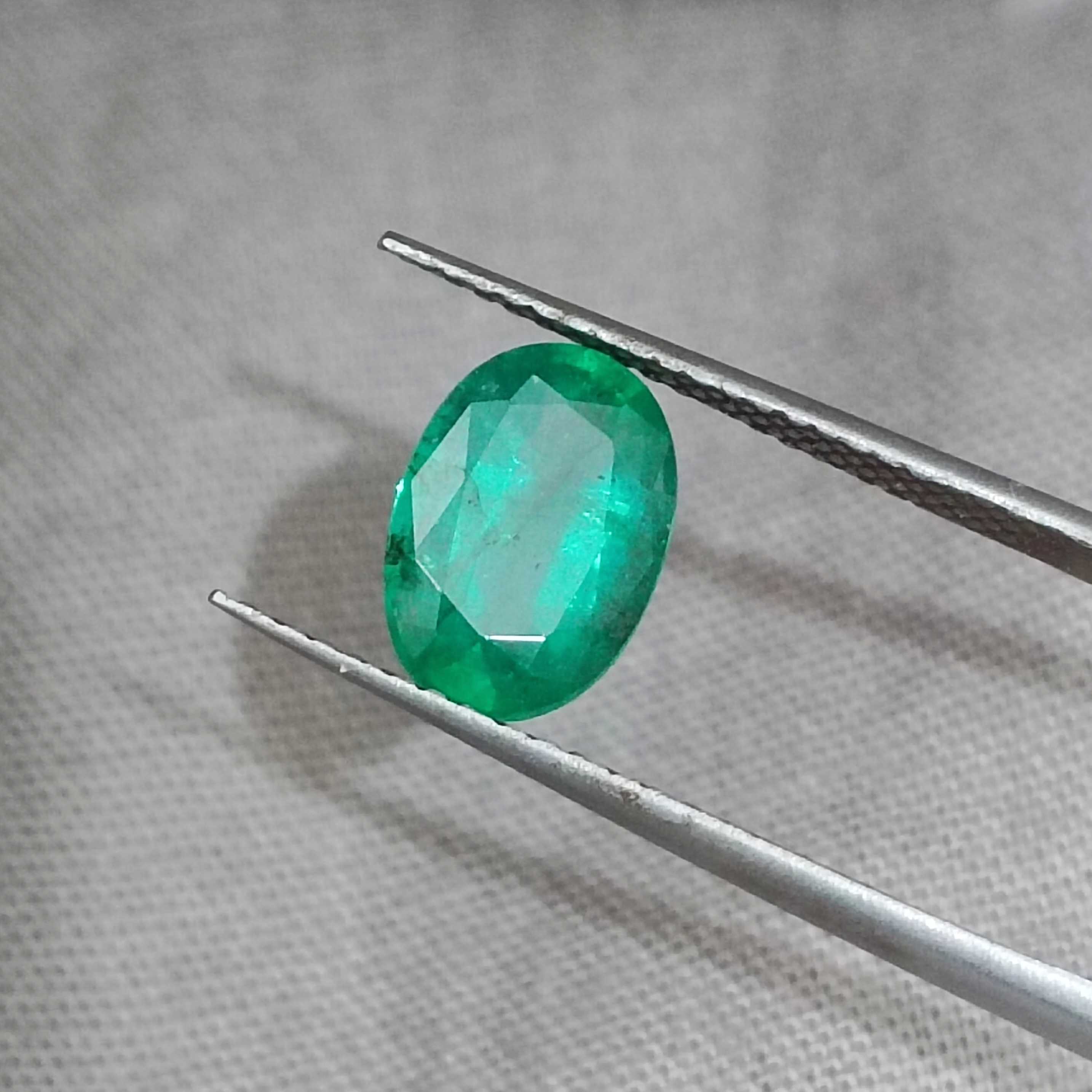 1.69cts GSI certified golden green oval cut Panjshir origin emerald gemstone 
