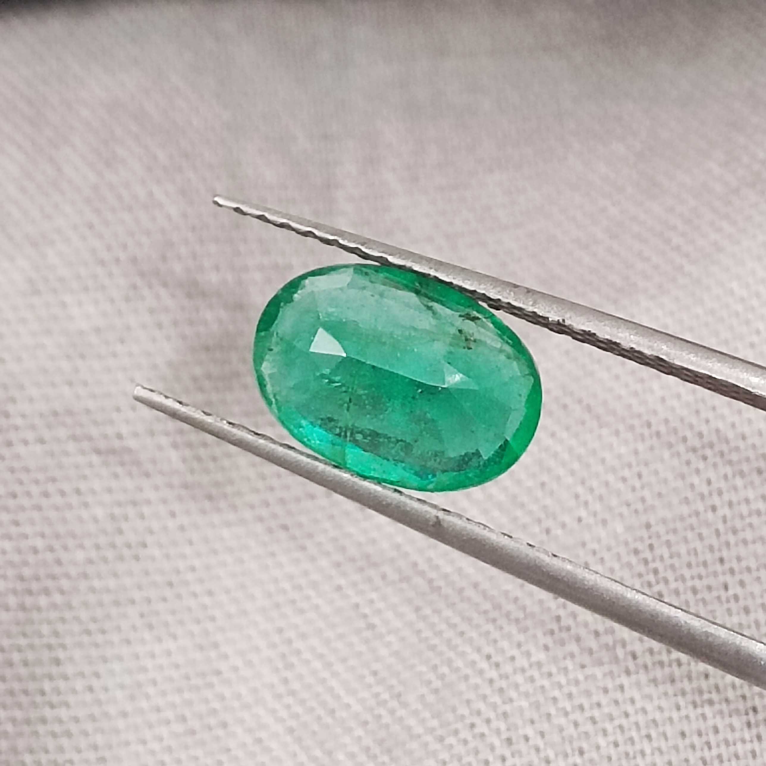 1.69cts GSI certified golden green oval cut Panjshir origin emerald gemstone 