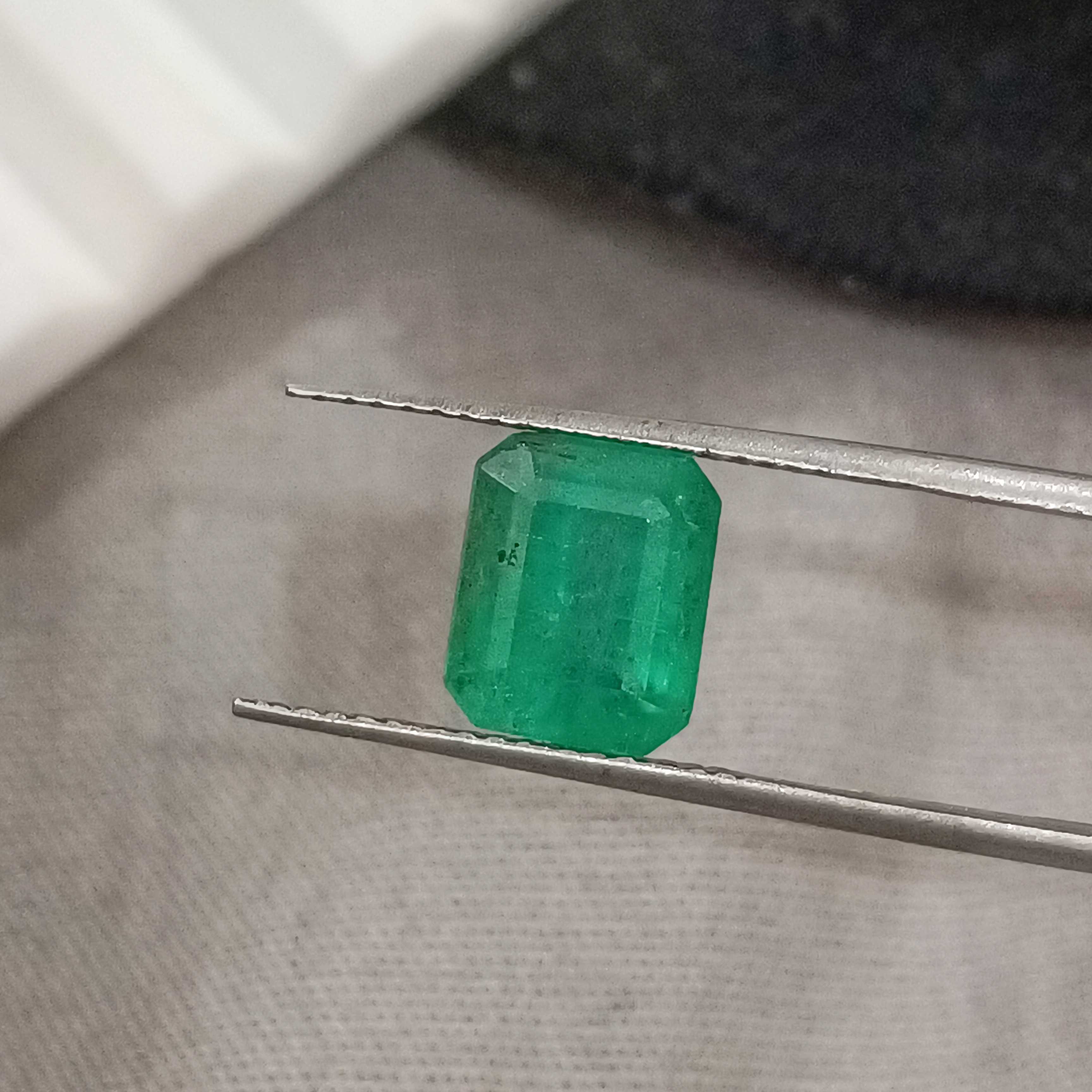 2.56cts certified velvet green octagon cut Swat emerald gemstone 