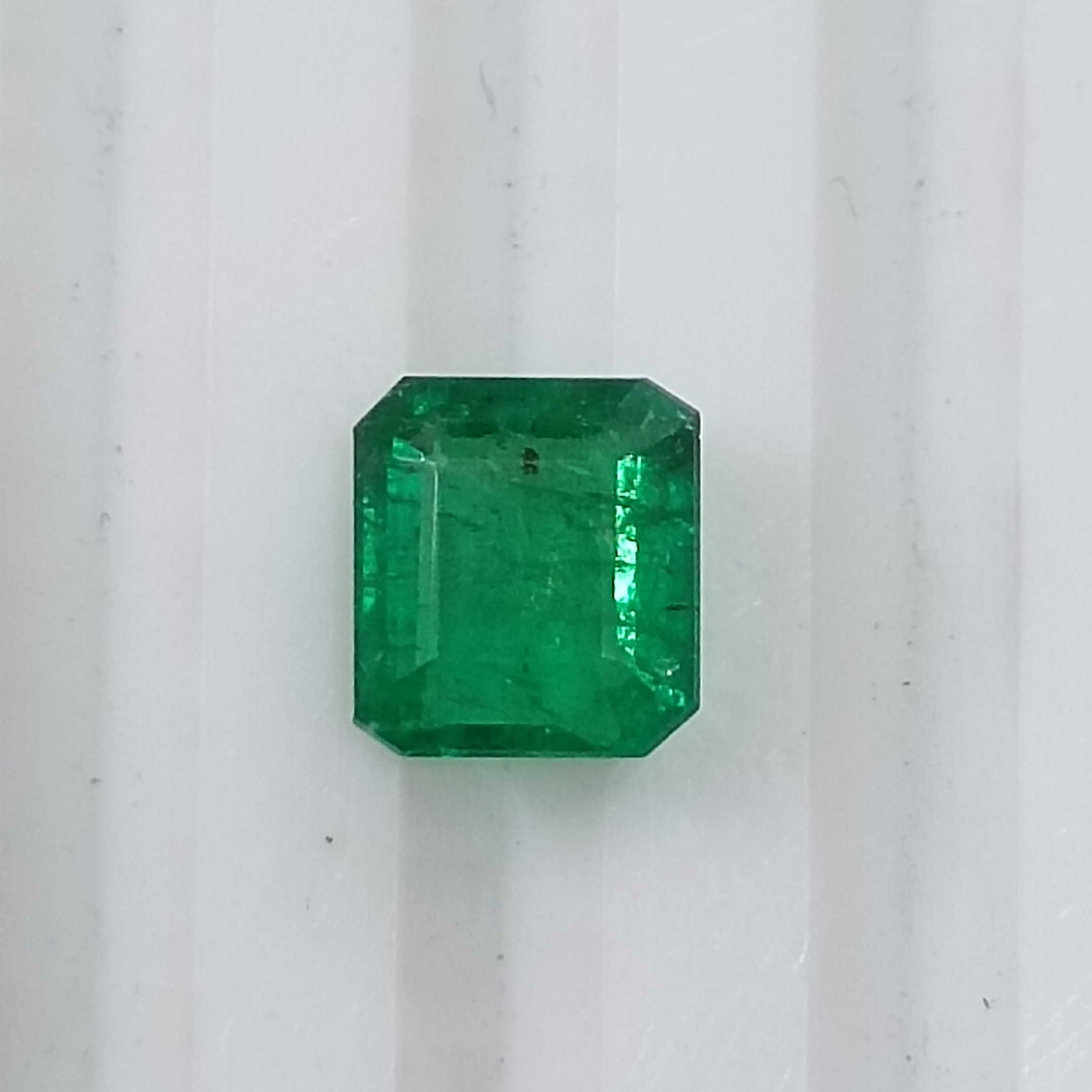 0.93cts GSI certified alpine green octagon cut minor oil emerald gemstone 