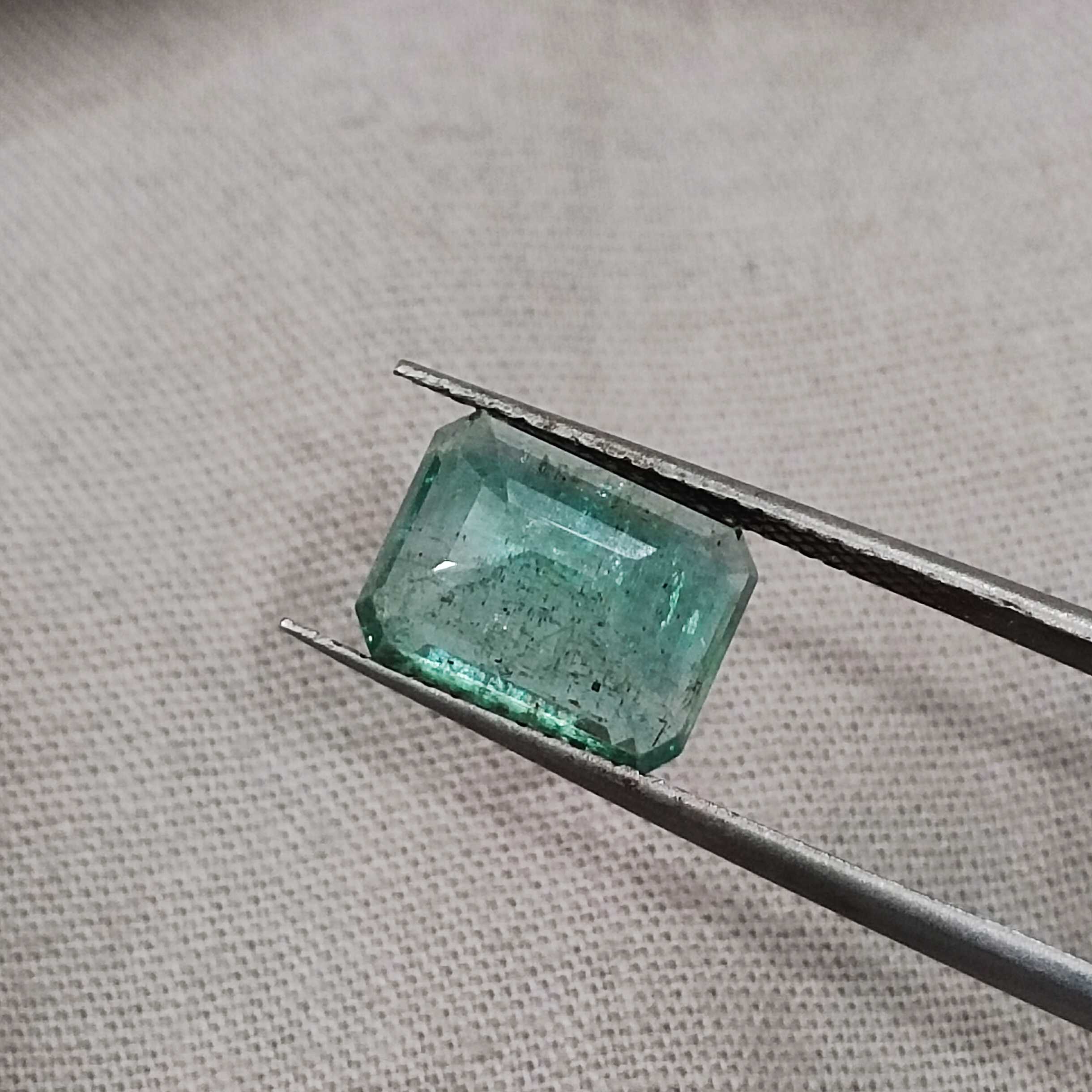 2.87ct GSI certified medium light metal green octagon cut emerald gemstone 