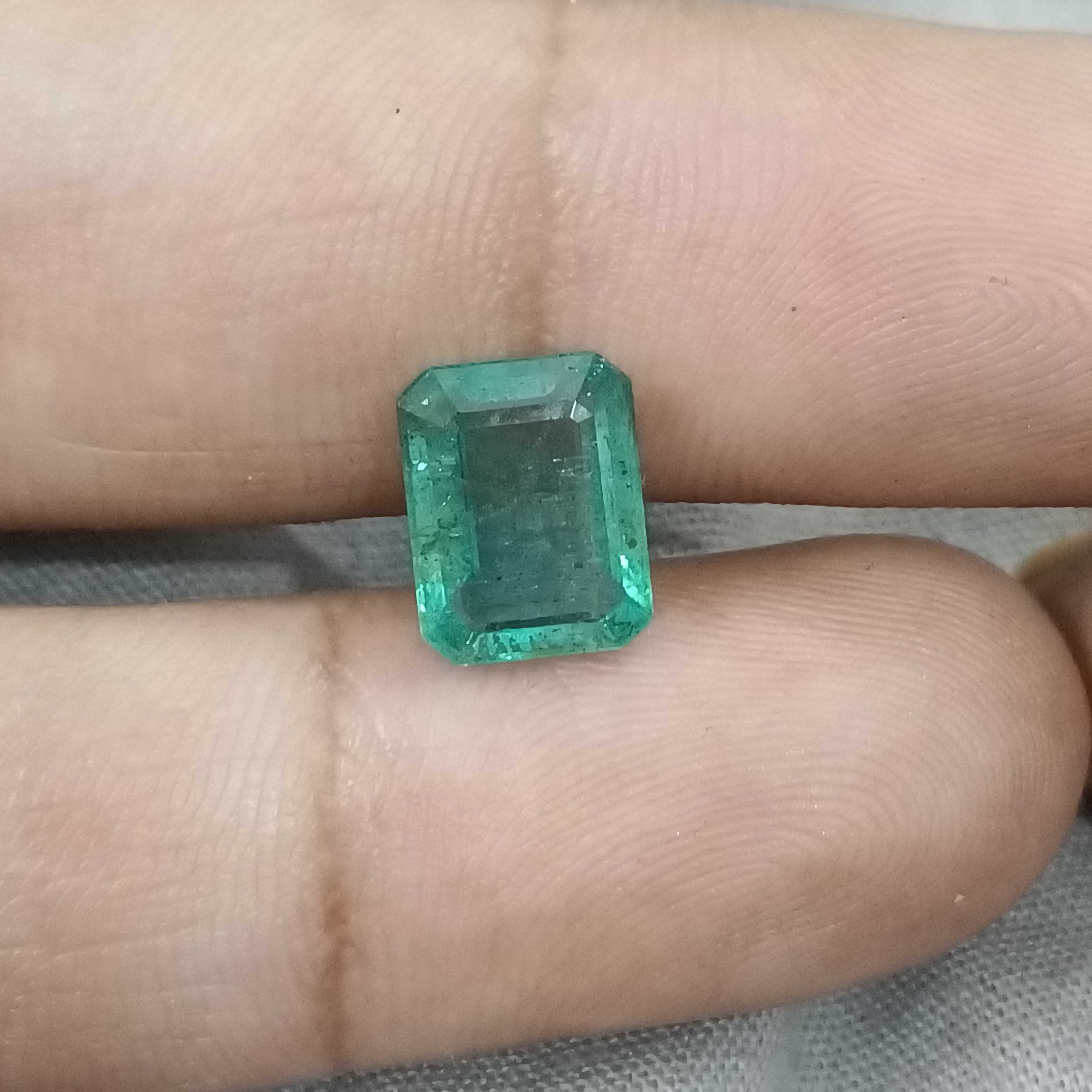 2.87ct GSI certified medium light metal green octagon cut emerald gemstone 