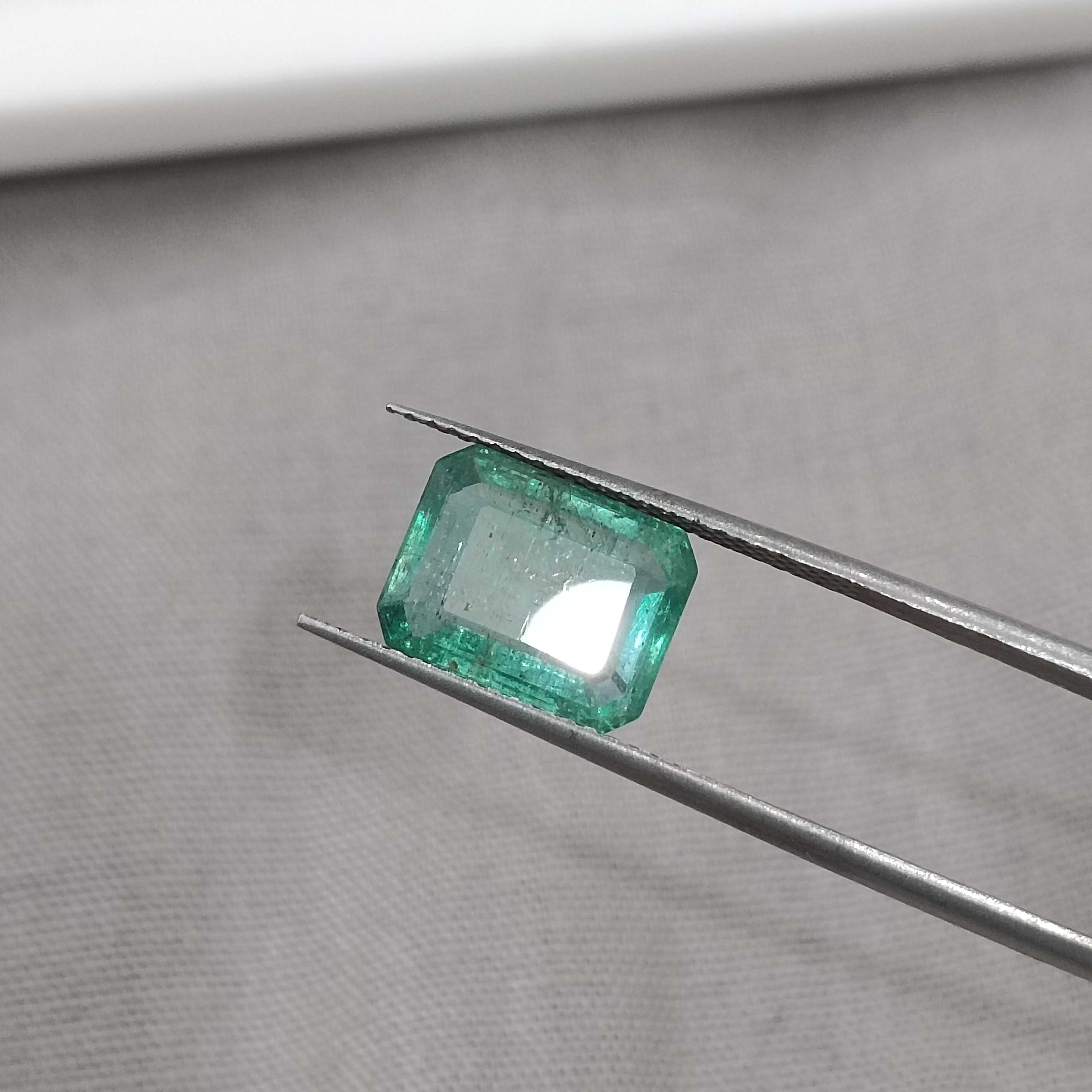 2.87ct GSI certified medium light metal green octagon cut emerald gemstone 