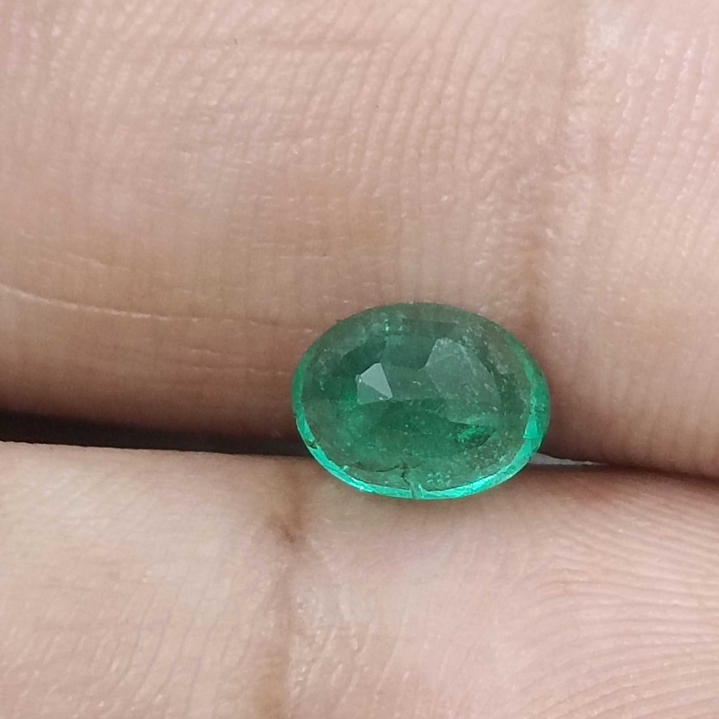 1.29cts GSI certified glass green oval cut emerald gemstone 