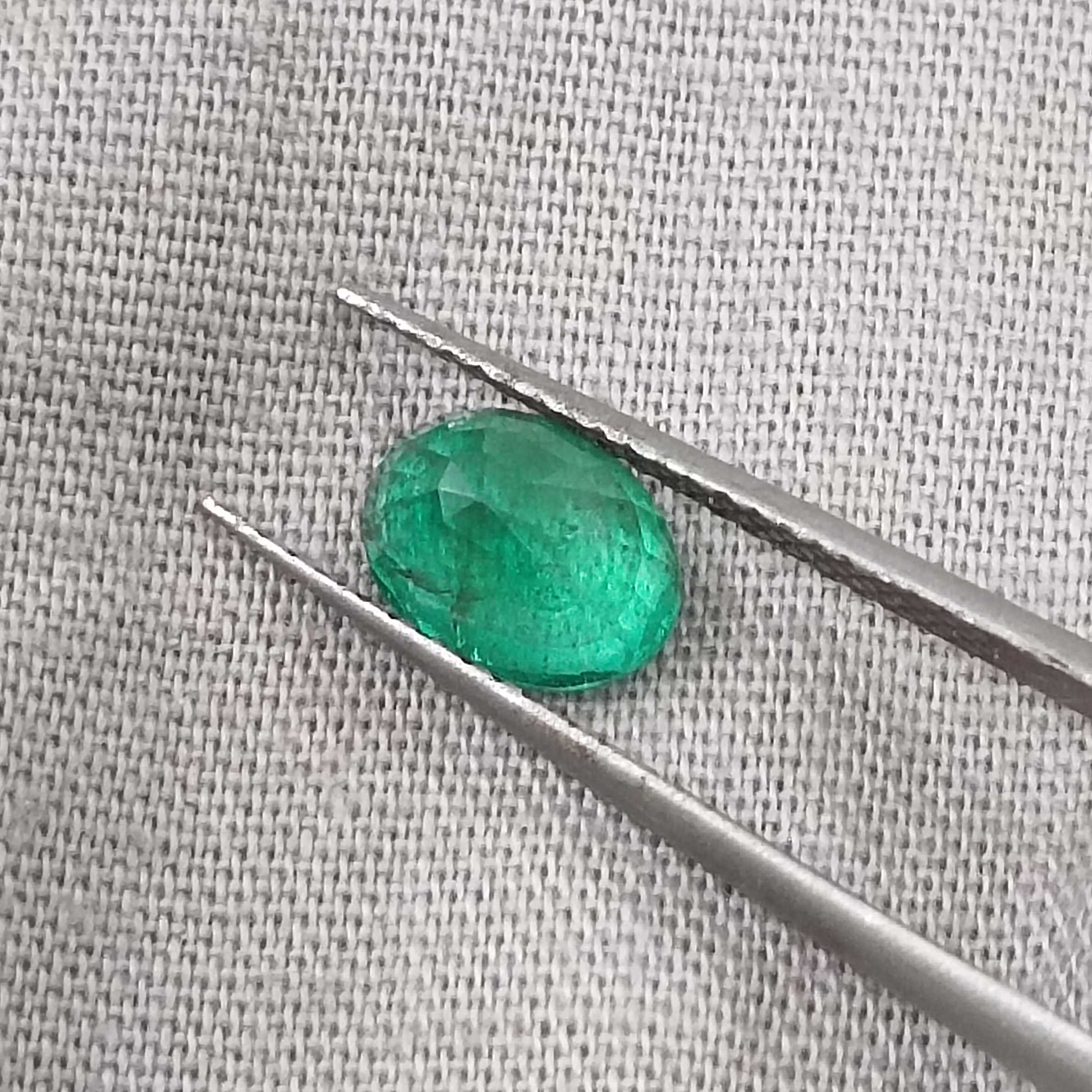 1.29cts GSI certified glass green oval cut emerald gemstone 