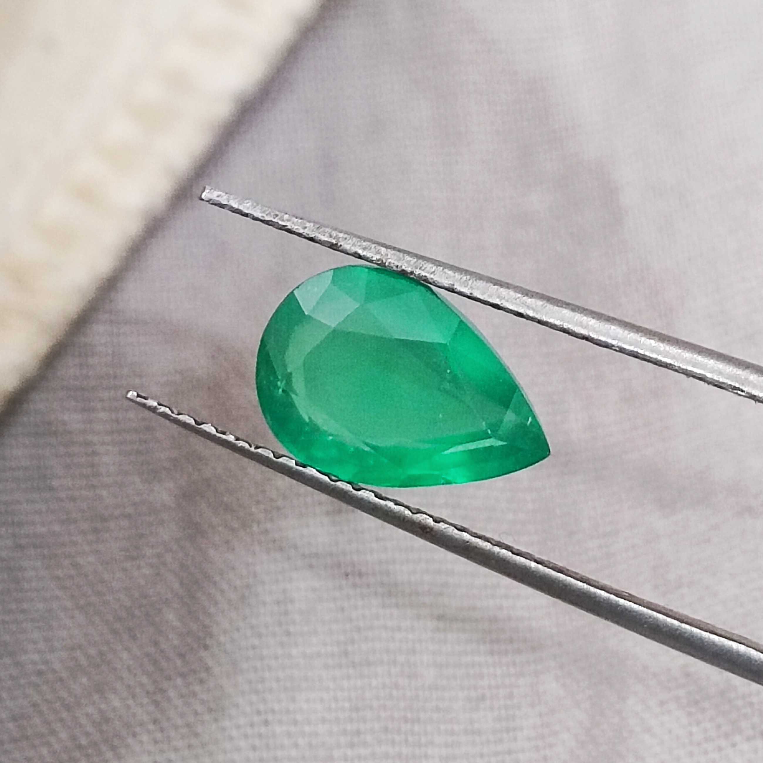 1.90cts GSI certified natural moist deep green pear cut emerald gemstone