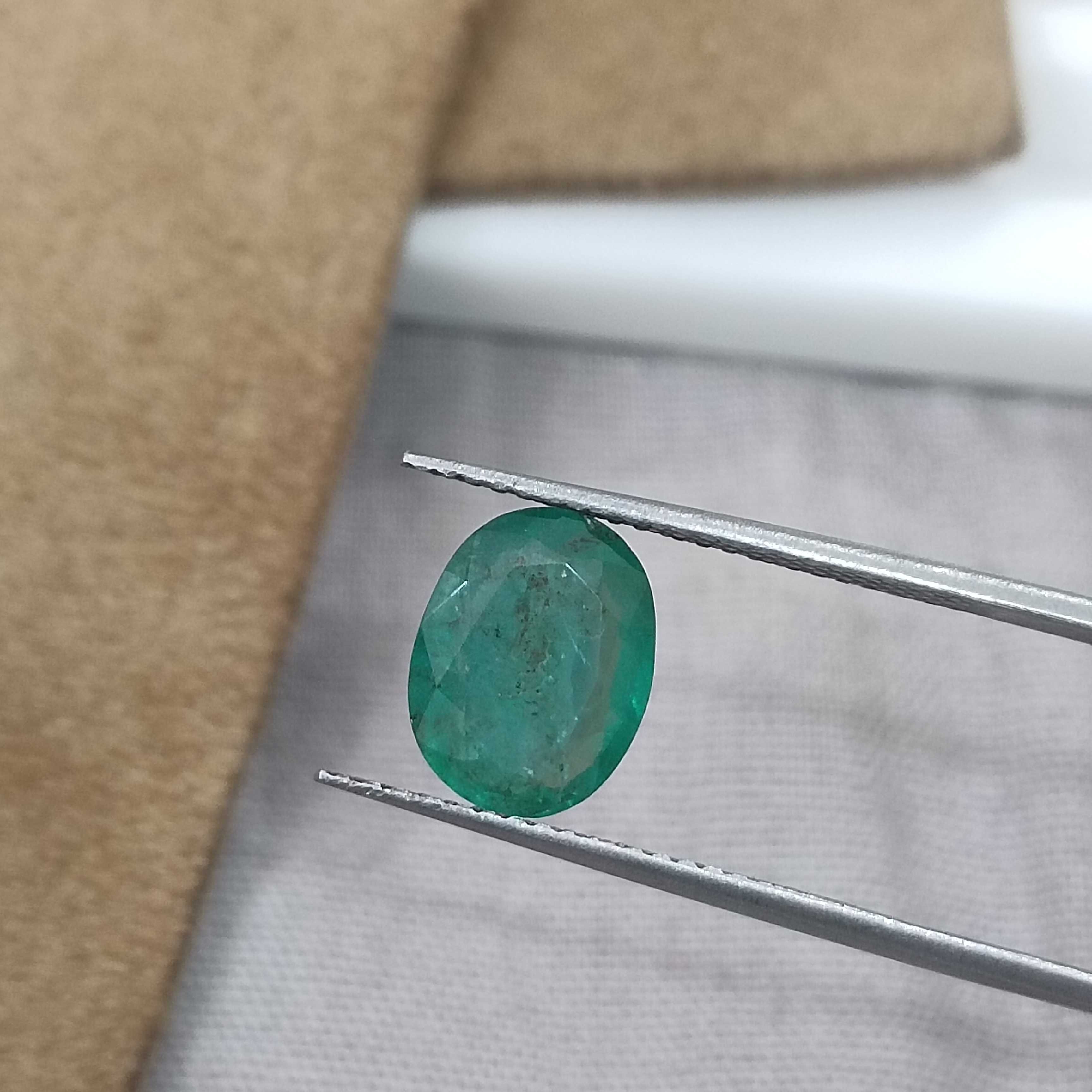 1.71cts certifiedforest green oval cut emerald 