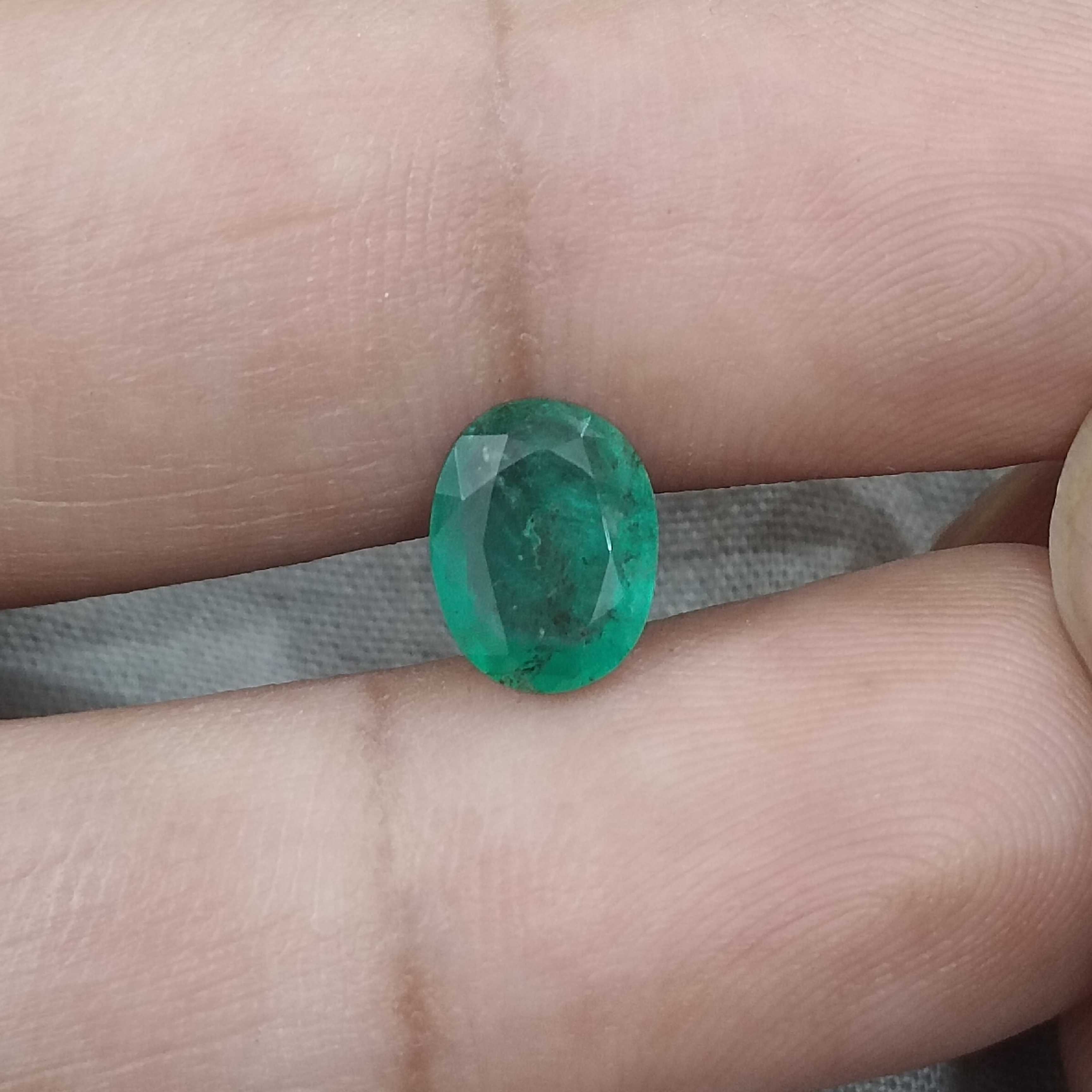 1.71cts certifiedforest green oval cut emerald 