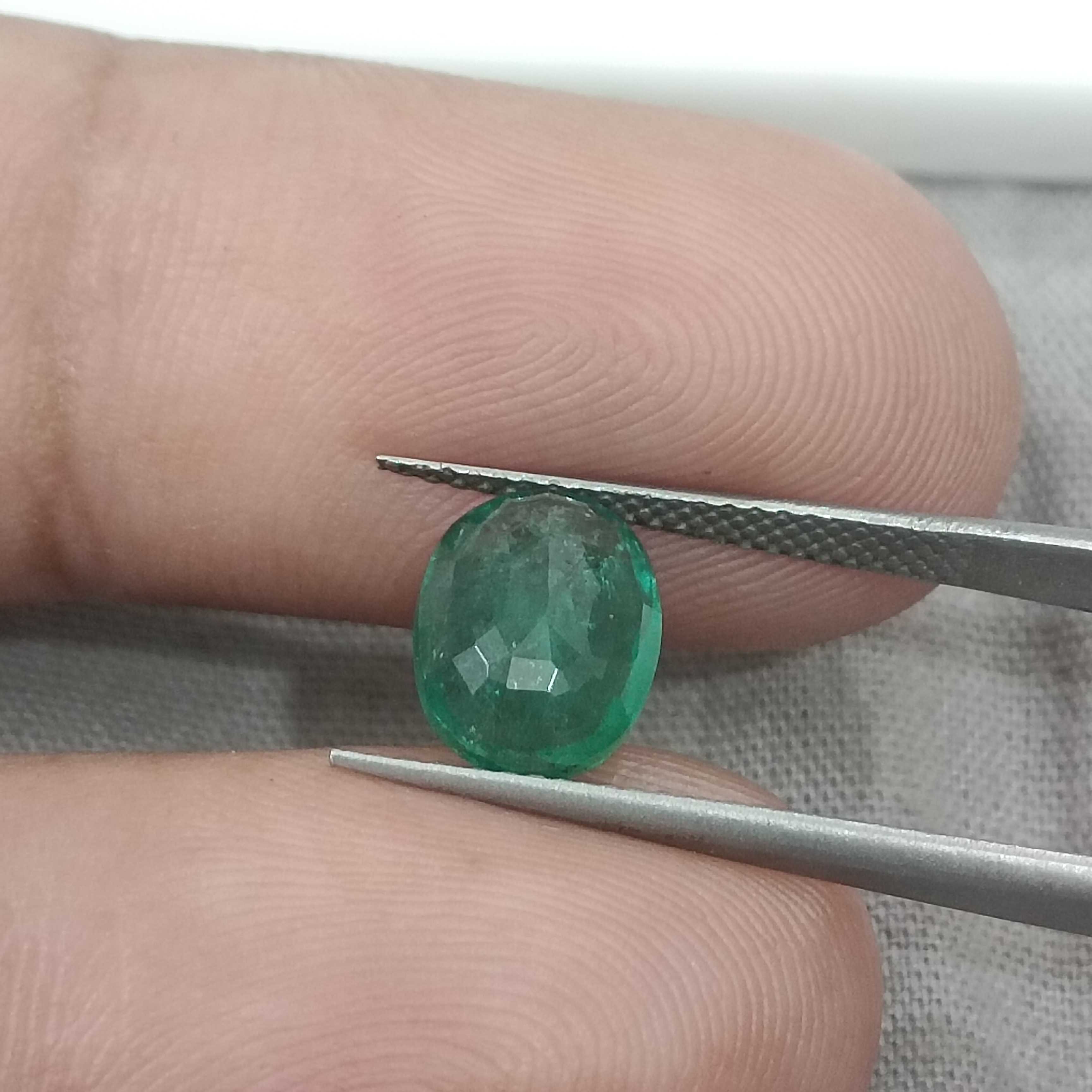1.71cts certifiedforest green oval cut emerald 
