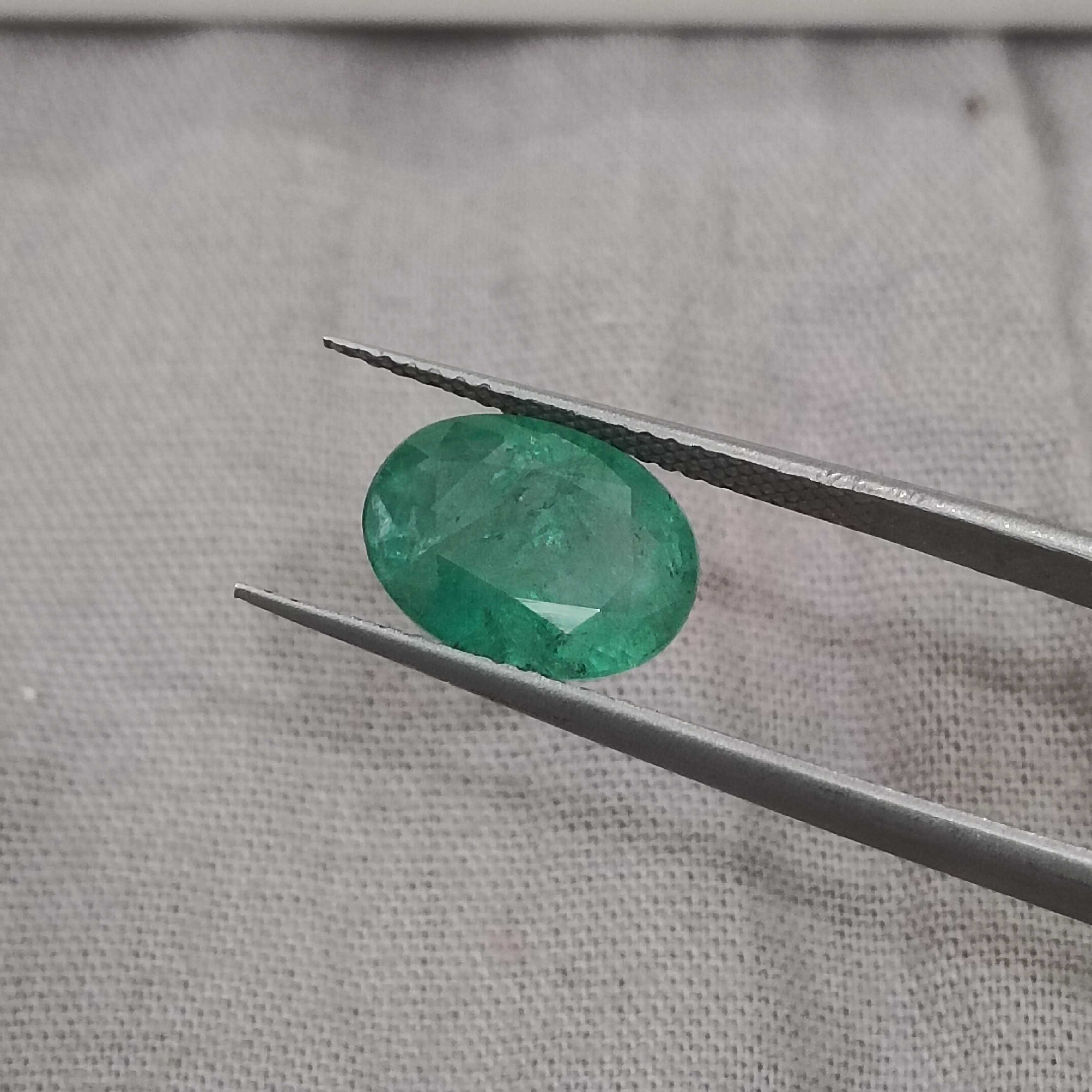 2.76cts certified higher medium green loose oval cut emerald gemstone 