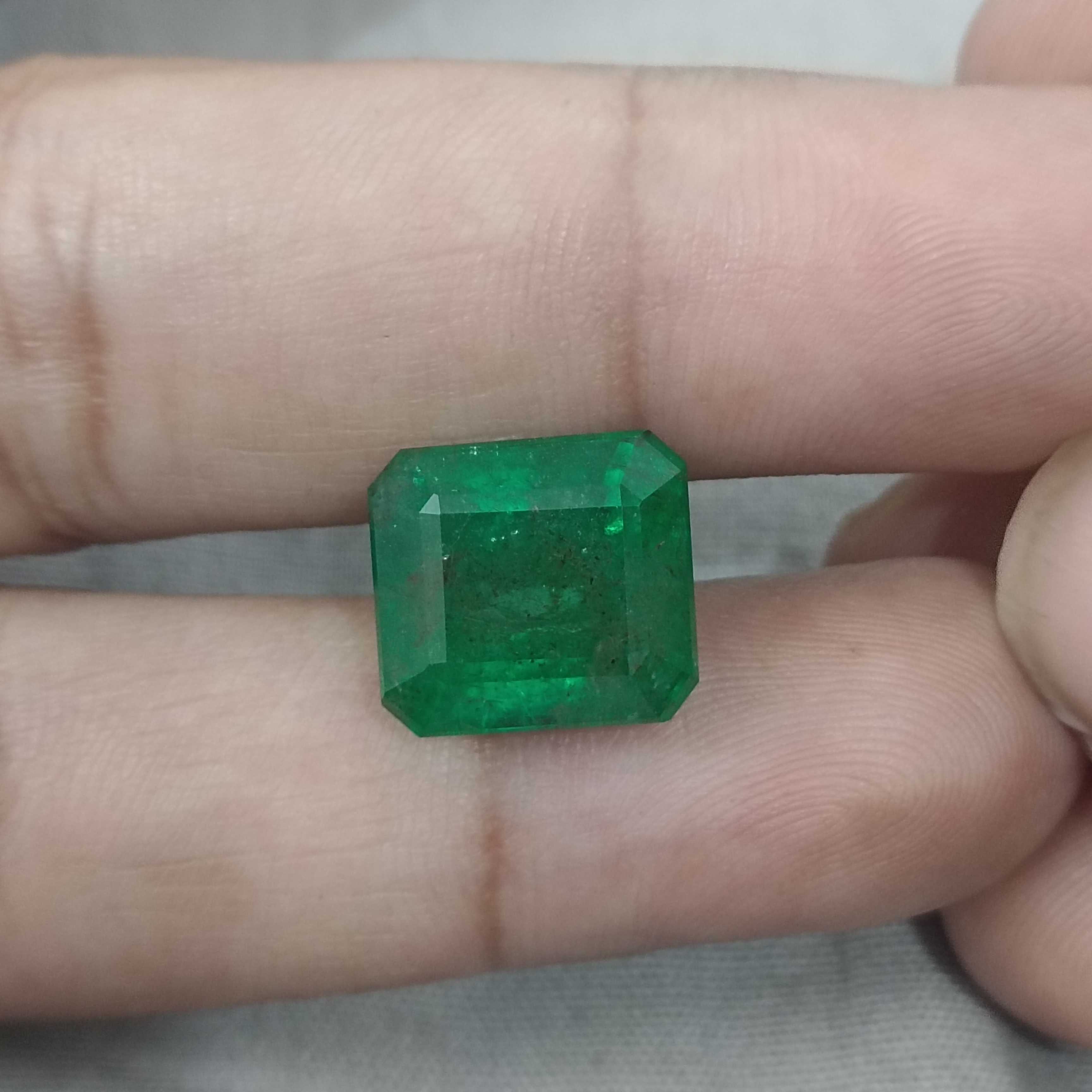10.58cts certified natural vivid green octagon cut Panjshir emerald gemstone 