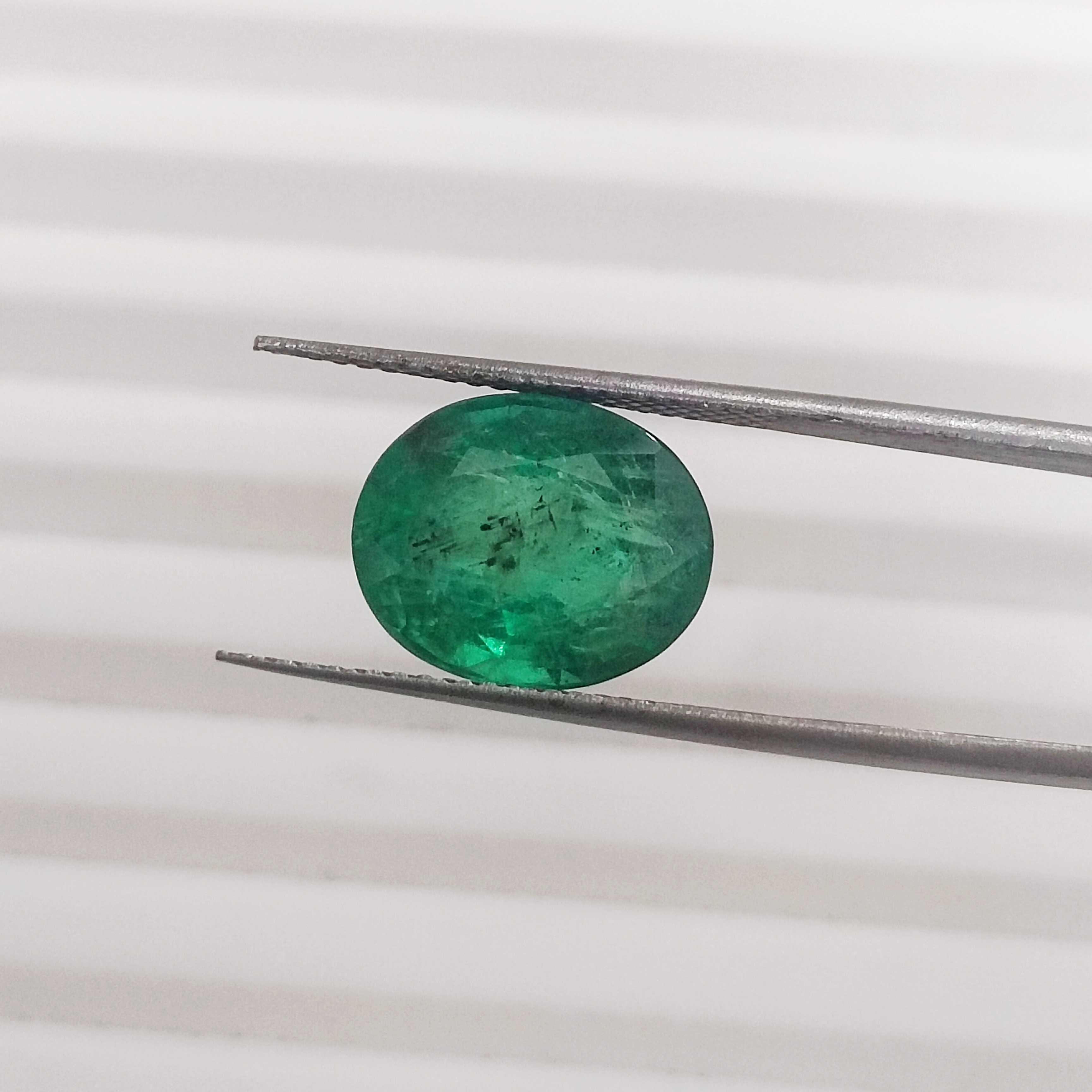 4.70cts certified natural vivid golden green loose oval shape emerald stone 