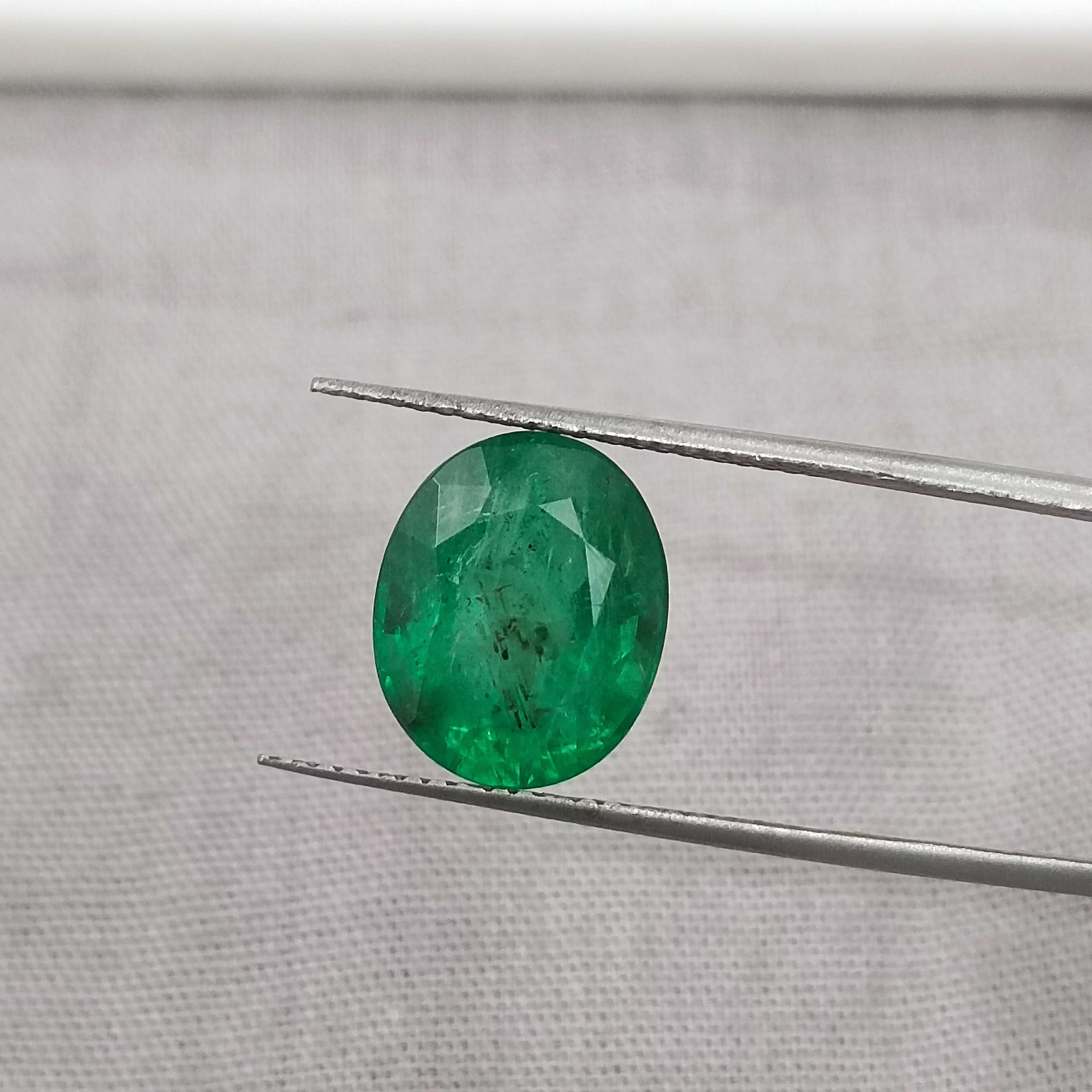 4.70cts certified natural vivid golden green loose oval shape emerald stone 