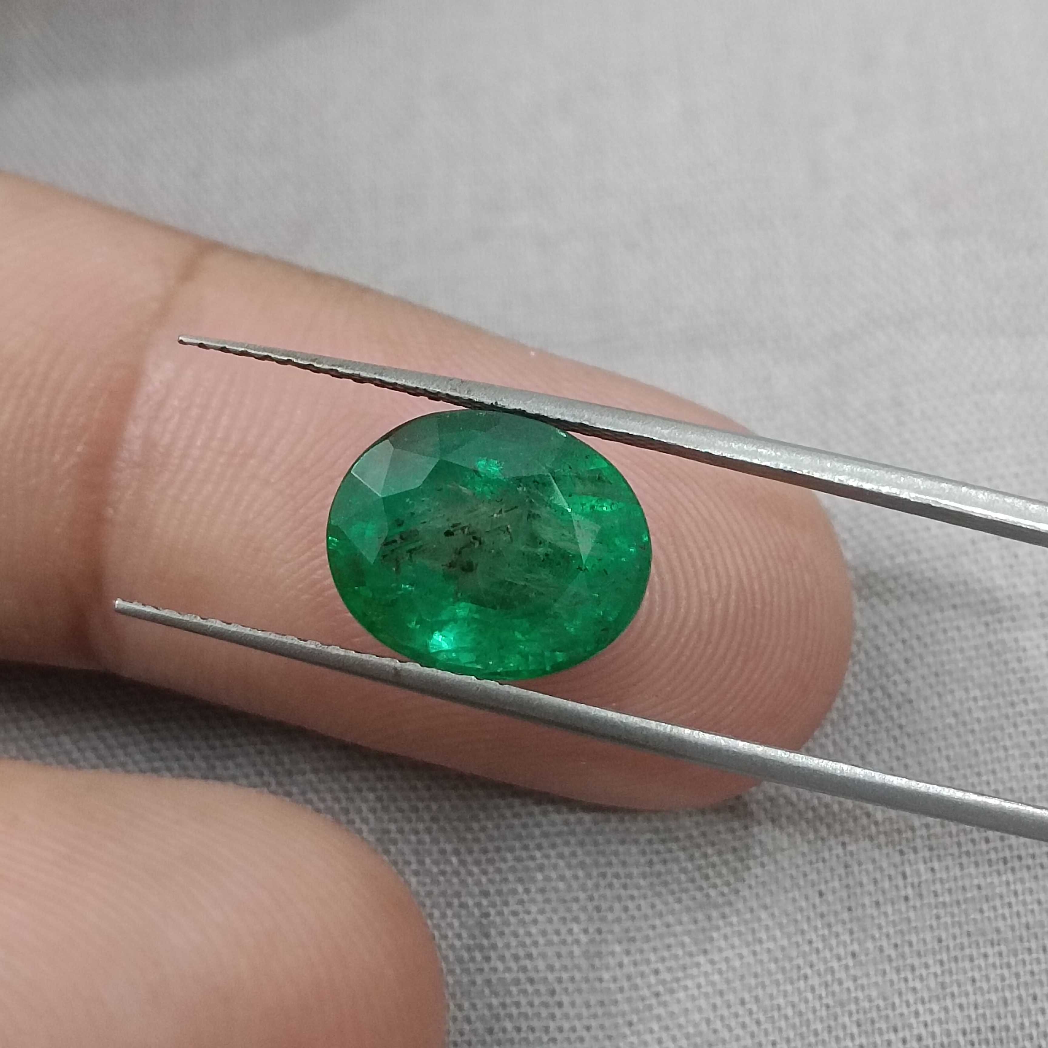 4.70cts certified natural vivid golden green loose oval shape emerald stone 