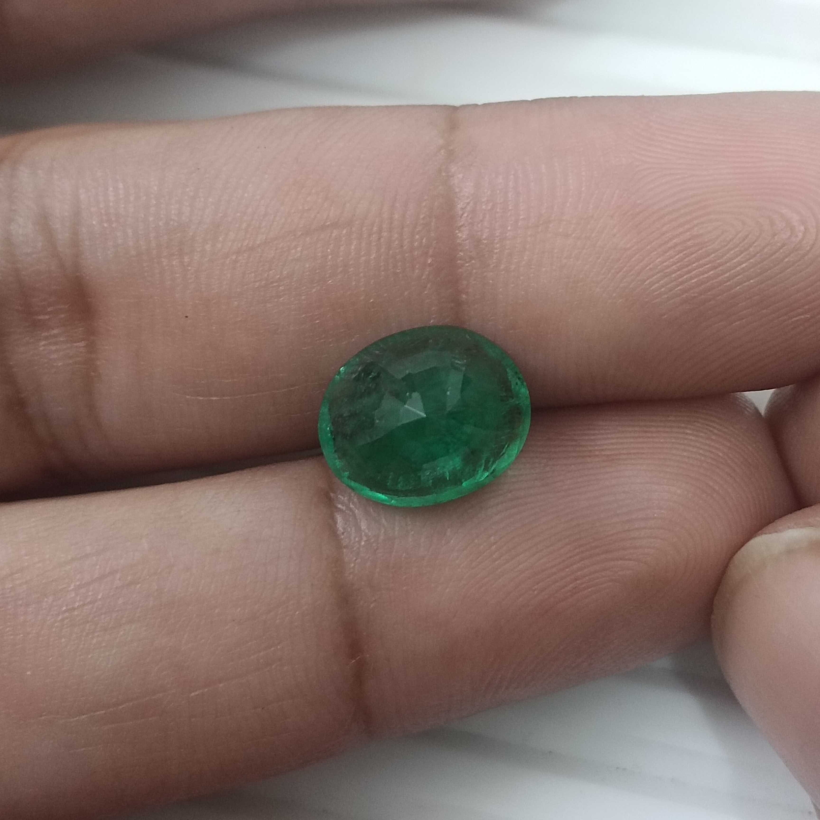 4.70cts certified natural vivid golden green loose oval shape emerald stone 