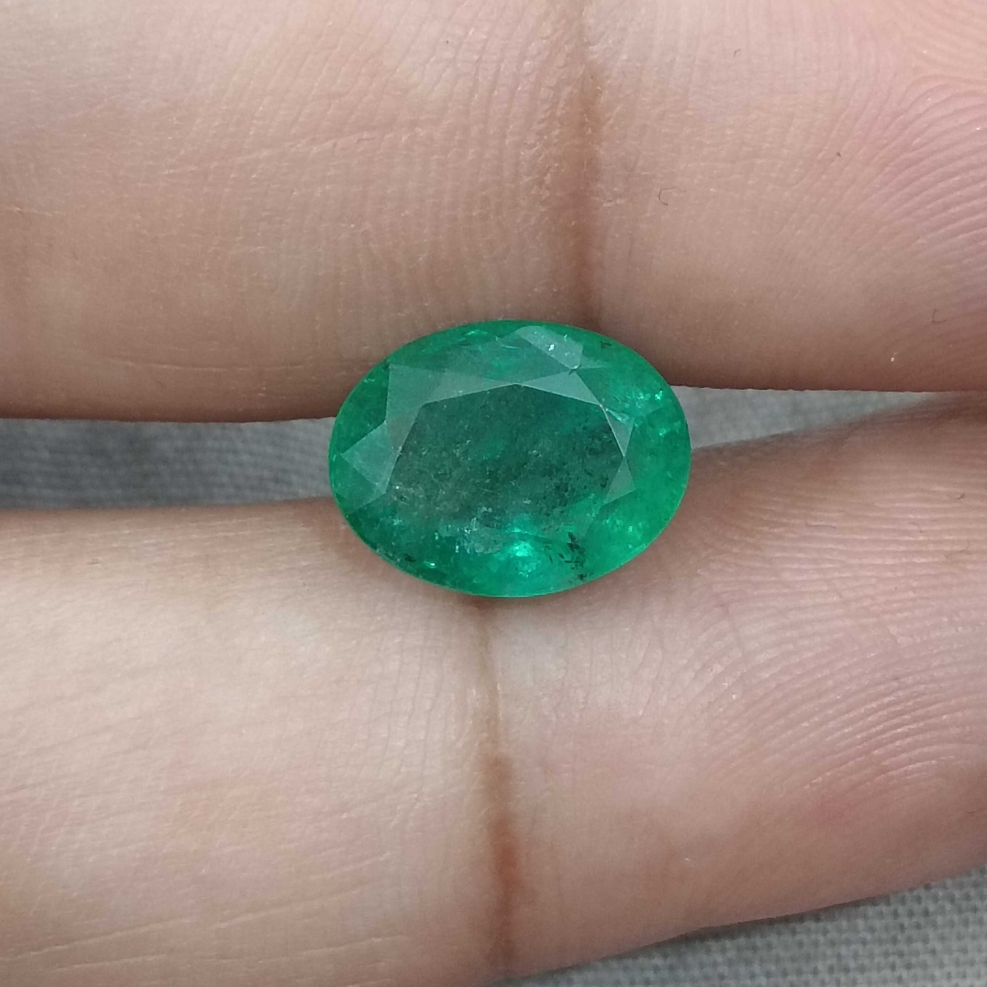 3.92cts GSI certified natural spring green oval cut emerald gemstone 