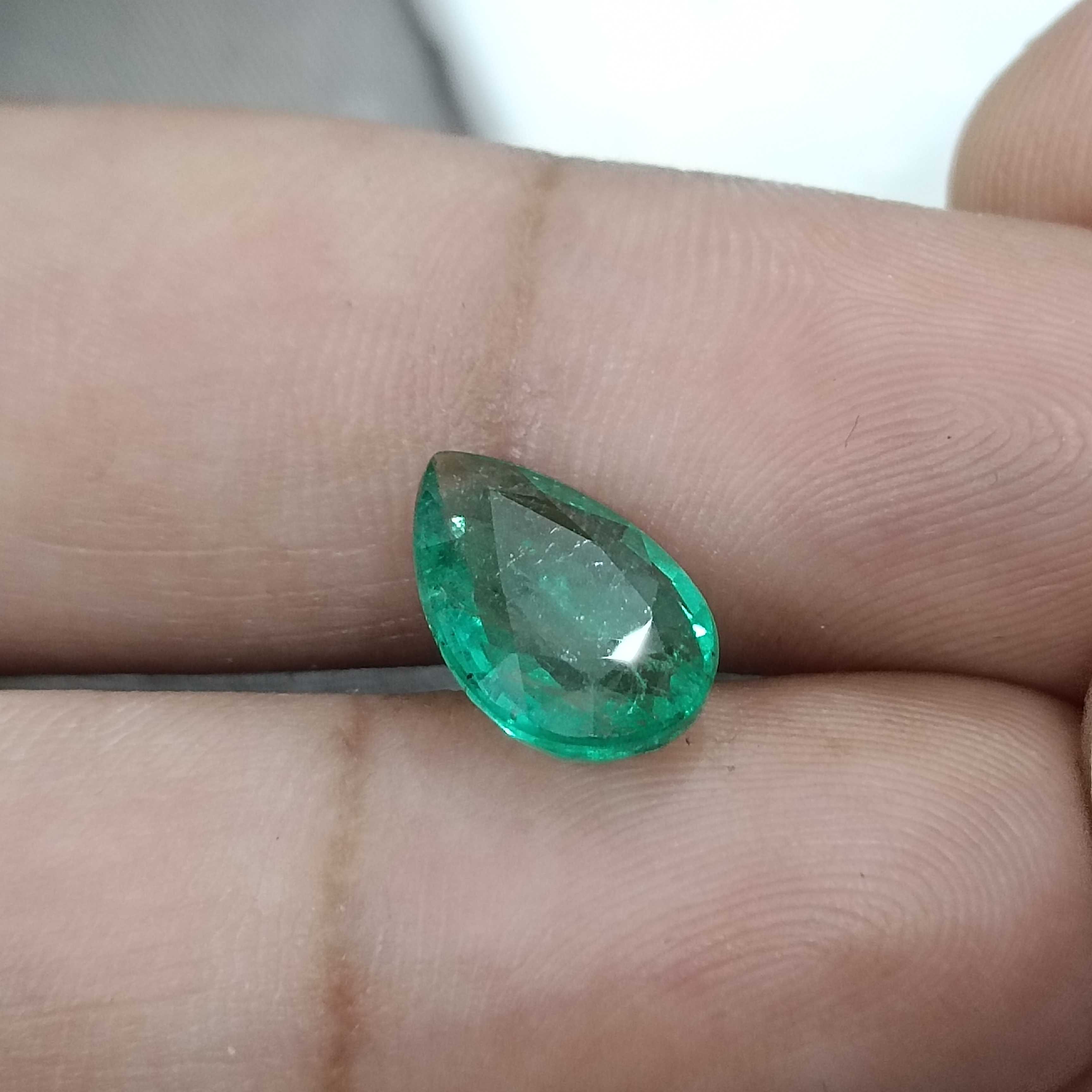 3.25cts GSI certification natural spring green pear shape emerald gem