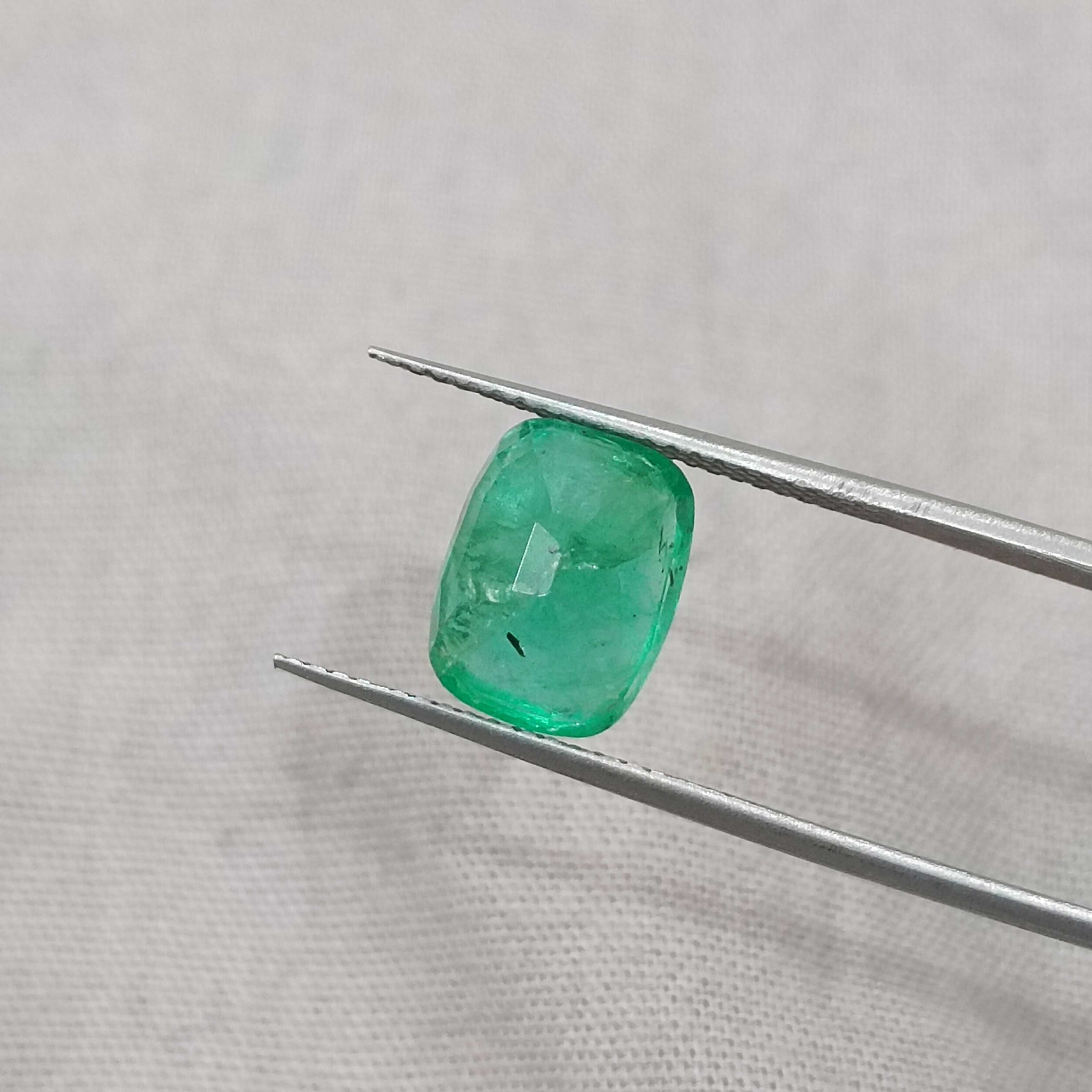 3.19cts GSI certy smooth spring green cushion shape Swat emerald gemstone 