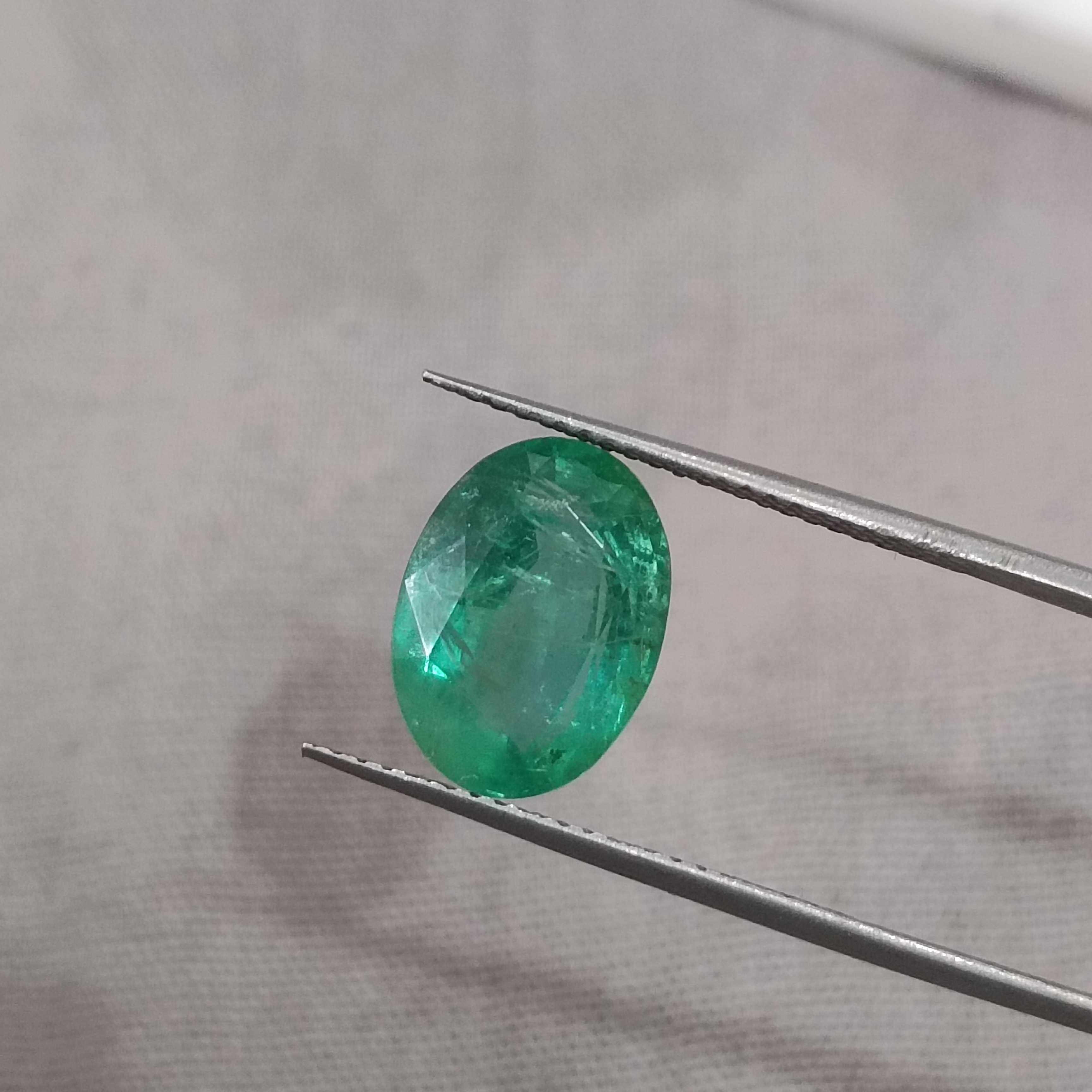 3.62ct GSI (USA) certified lively natural spring green oval Colombian emerald gem