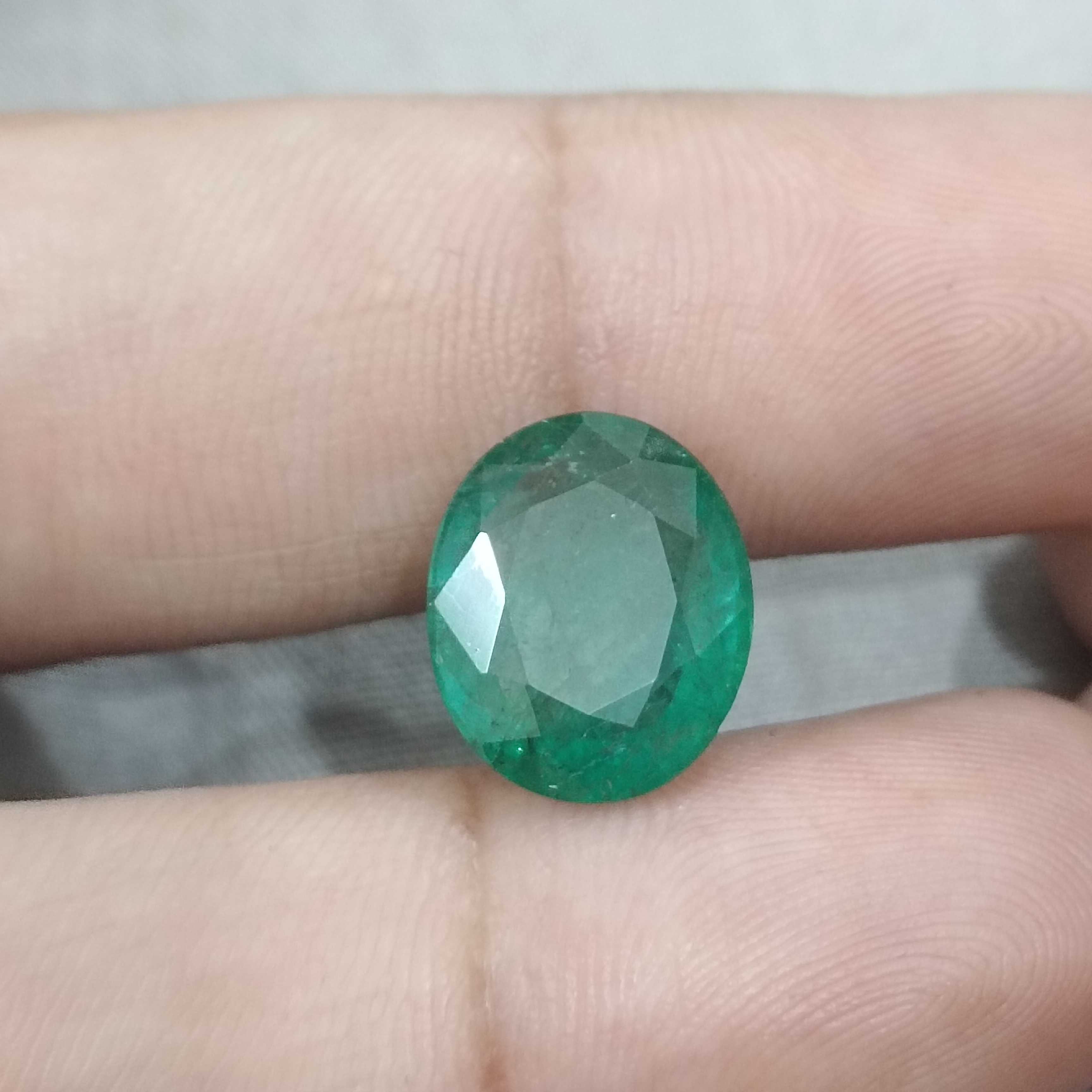 6.30cts certified spring green oval cut natural big size emerald gemstone 