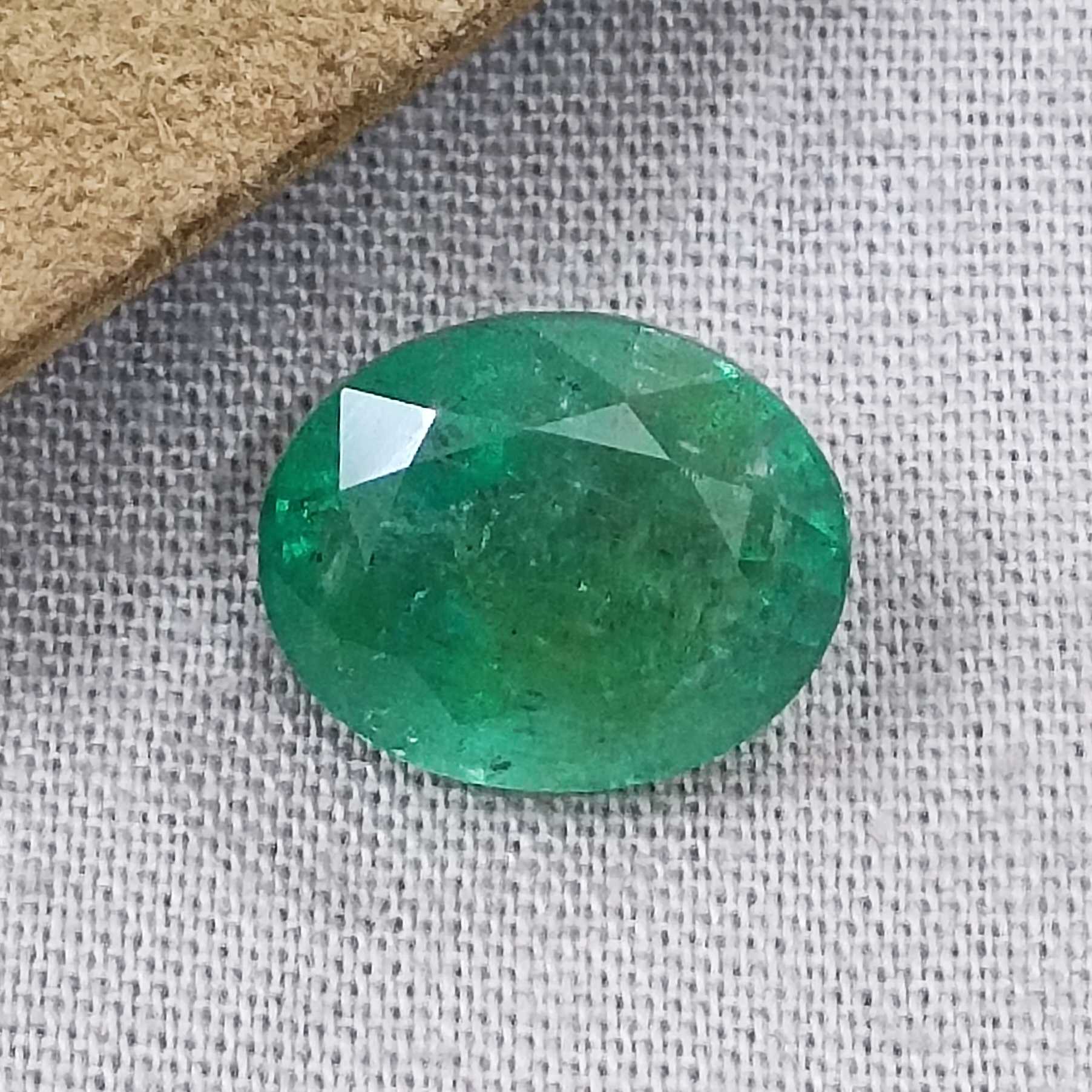 5.30ct GSI certified lively spring green oval cut emerald gem/