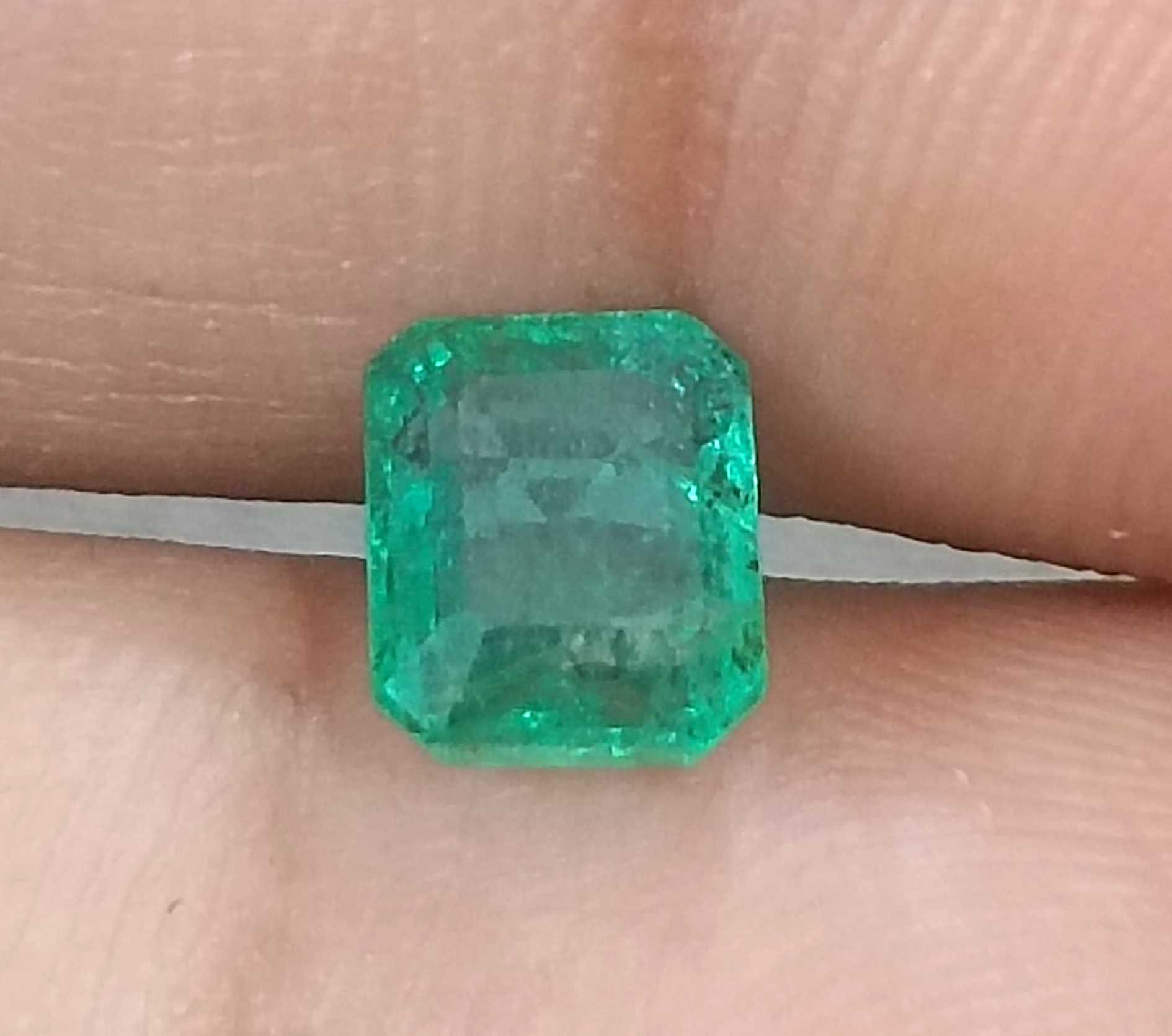 1.15ct GSI Certified Medium Light Green Emerald Minor Oiled Loose Gemstone