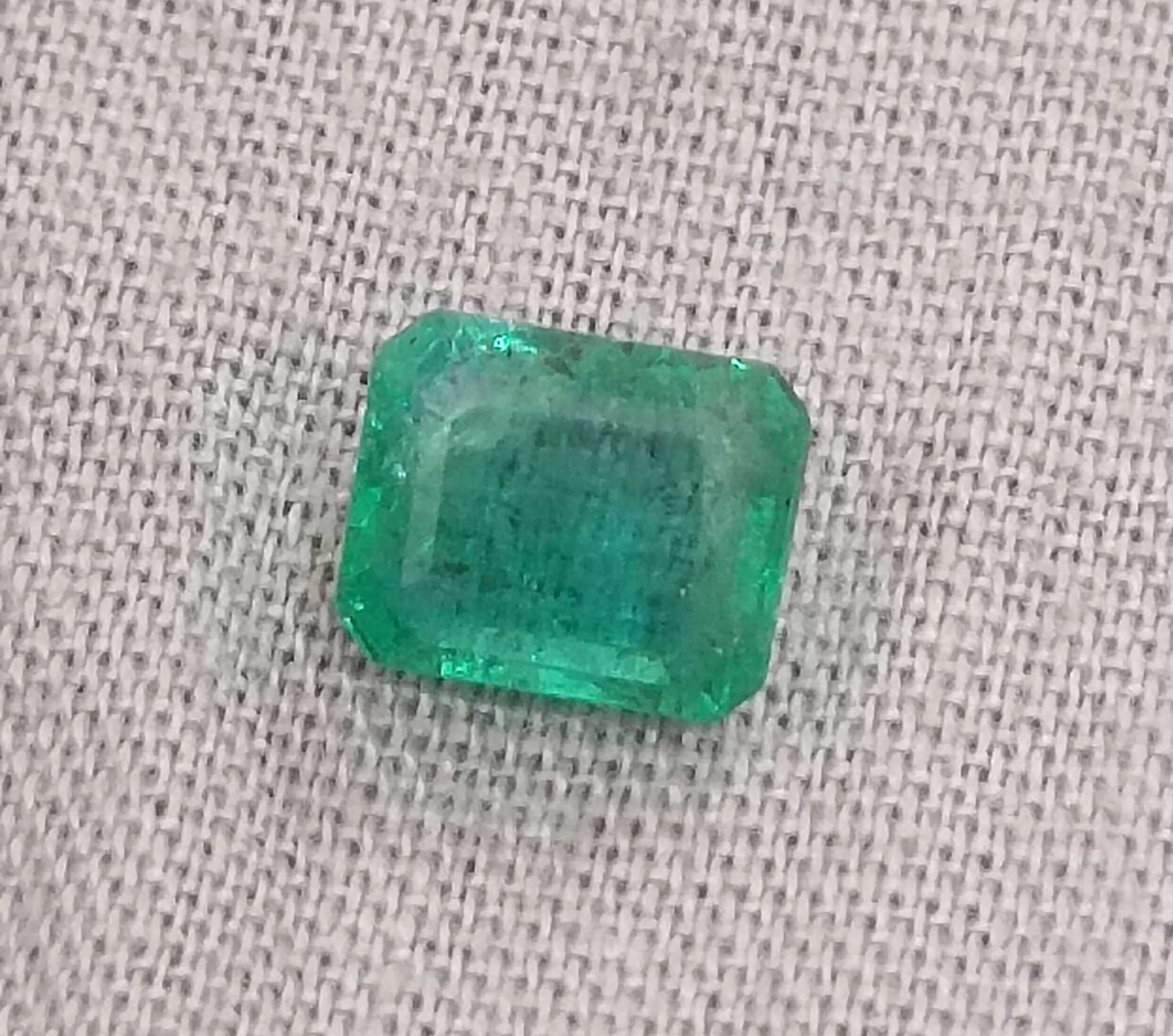 1.15ct GSI Certified Medium Light Green Emerald Minor Oiled Loose Gemstone