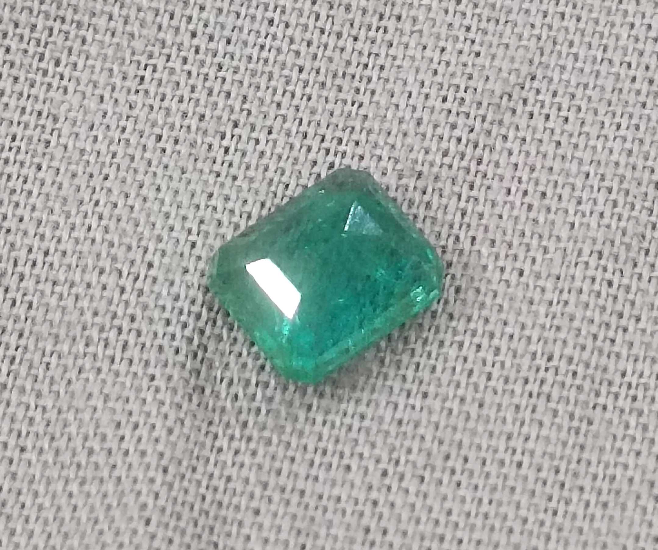 1.15ct GSI Certified Medium Light Green Emerald Minor Oiled Loose Gemstone