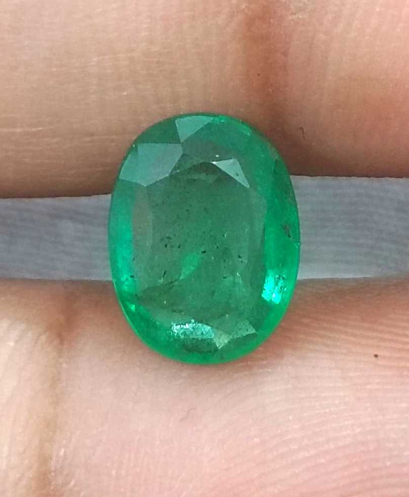 2.34ct Oval Cut GSI USA Certified Bright Spring Green Emerald 