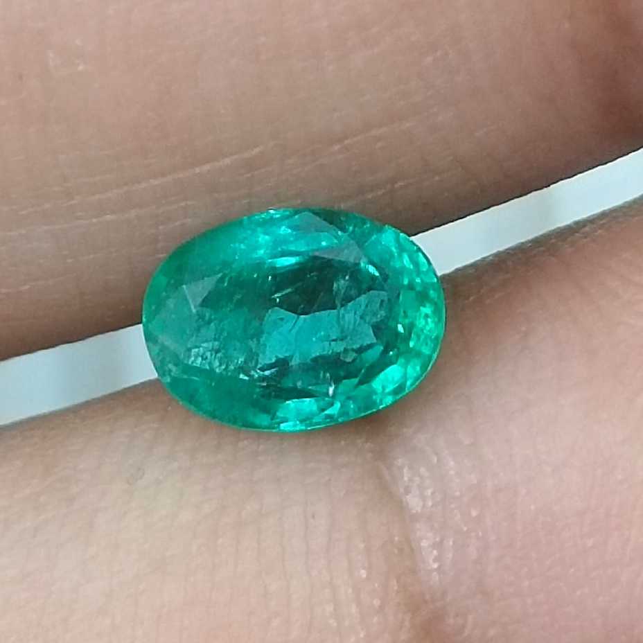 1.26ct GSI Certified Medium Bright Green Oval Cut Zambian Emerald /