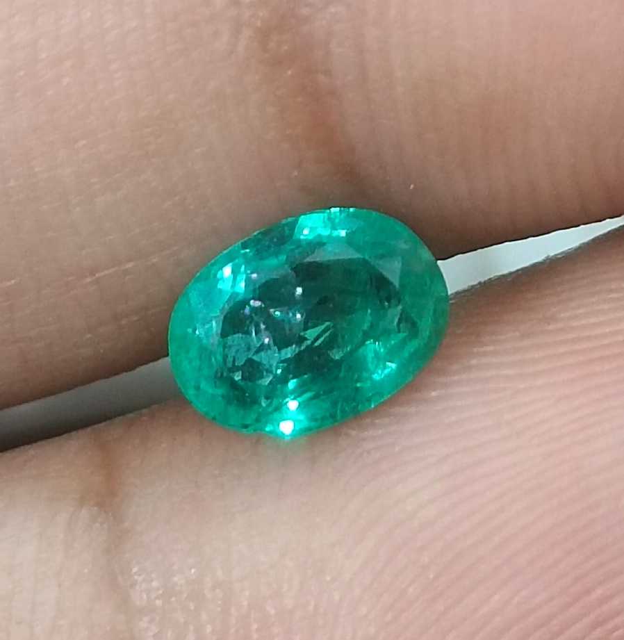 1.26ct GSI Certified Medium Bright Green Oval Cut Zambian Emerald 