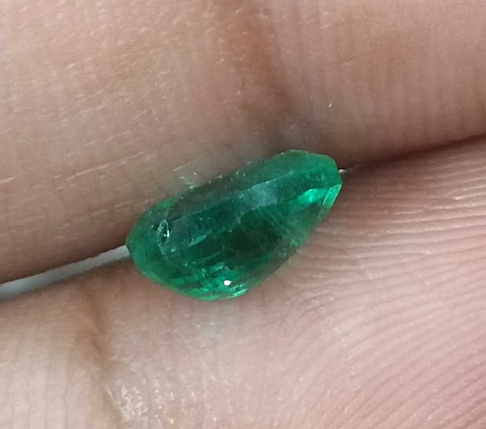 1.26ct GSI Certified Medium Bright Green Oval Cut Zambian Emerald 