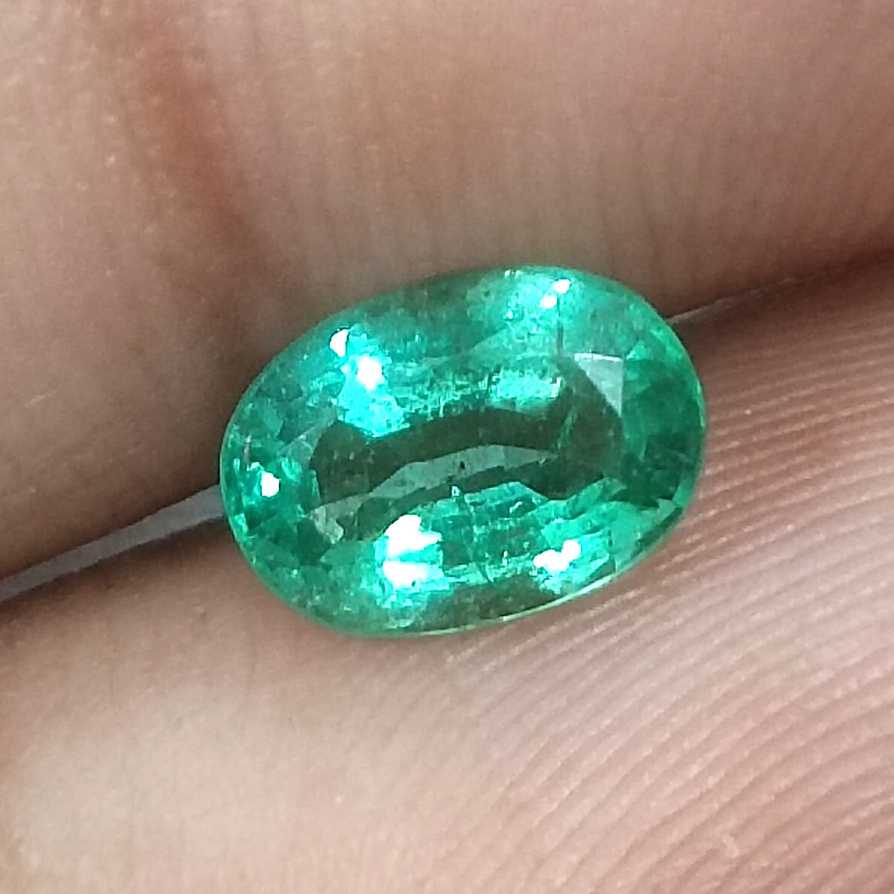 1.38ct GSI USA Certified Shamrock Green Oval cut Zambian Emerald /