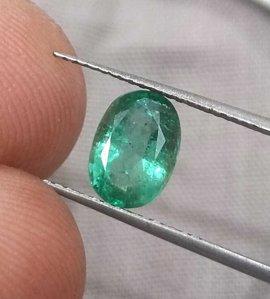 1.38ct GSI USA Certified Shamrock Green Oval cut Zambian Emerald 