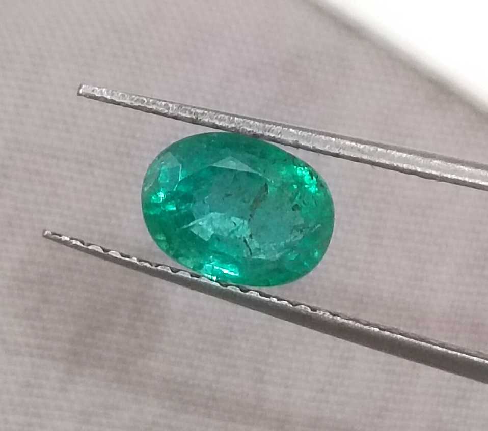 1.31ct GSI Certified Medium Light Shamrock Green Oval Cut Zambian Emerald 