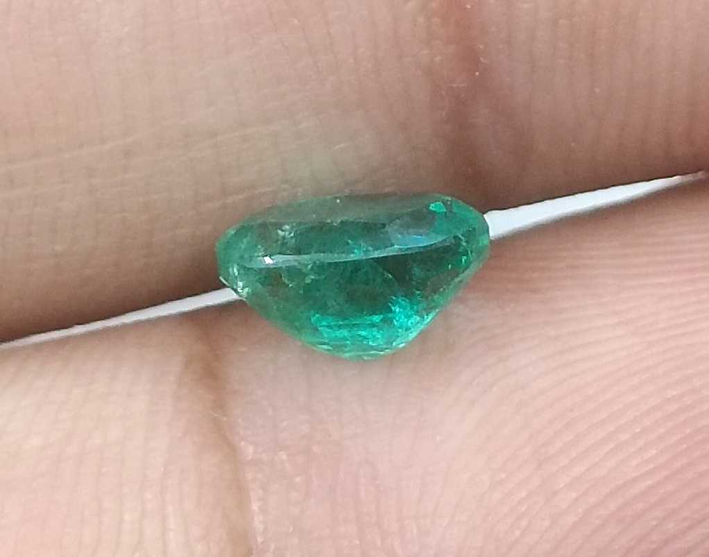 1.31ct GSI Certified Medium Light Shamrock Green Oval Cut Zambian Emerald 
