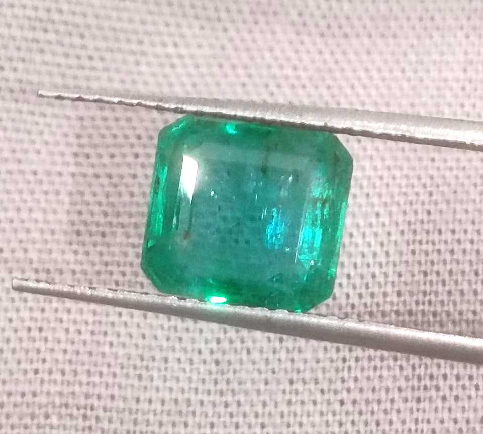 2.67 carat GSI certified octagon cut medium deep green Zambian emerald gemstone 