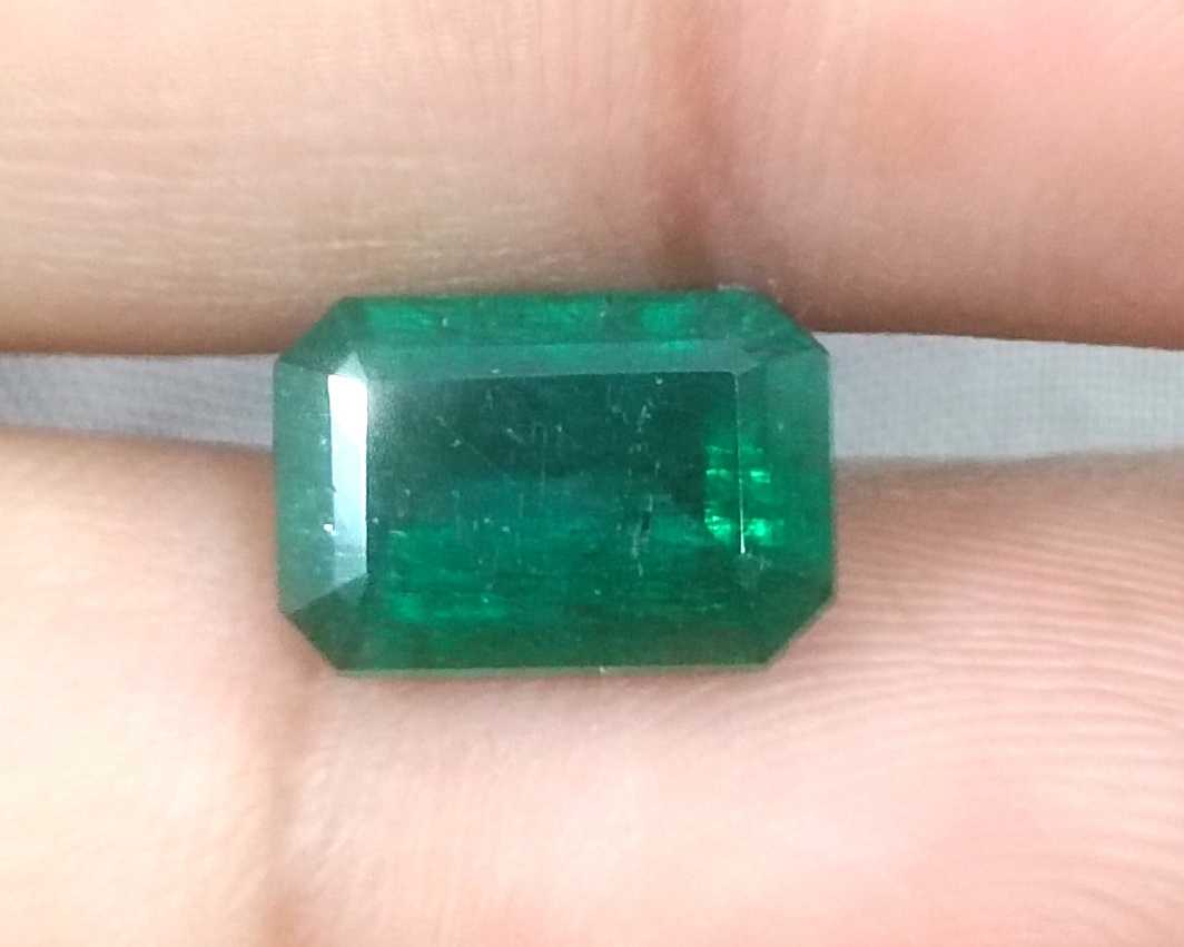 GSI certified 3.05ct dark green octagon shape Zambian emerald gemstone 