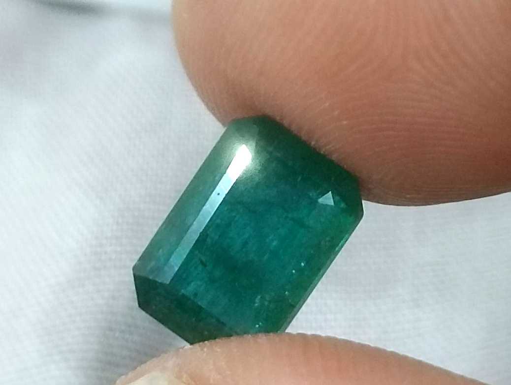 GSI certified 3.05ct dark green octagon shape Zambian emerald gemstone 
